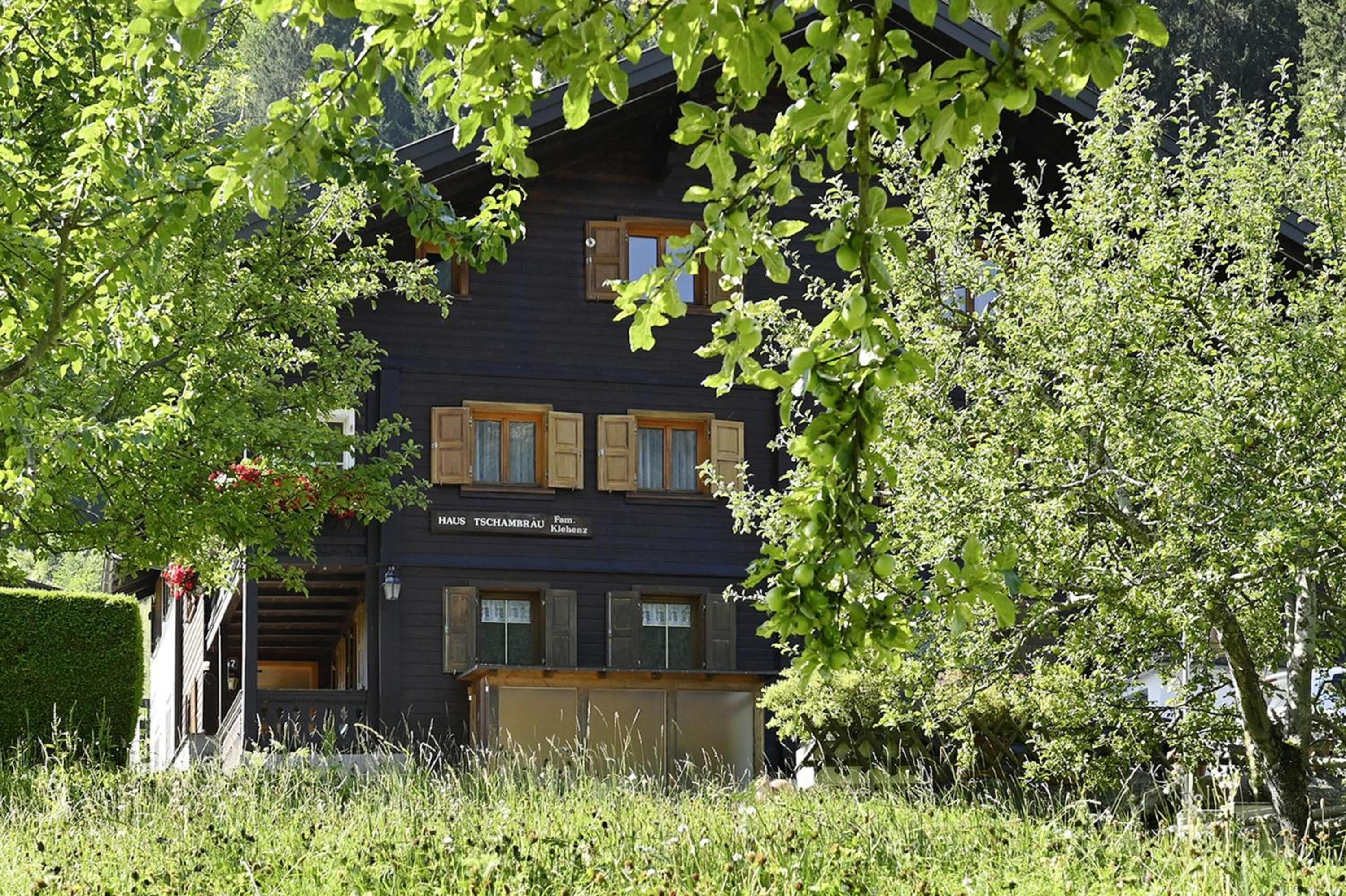 Haus Tschambräu