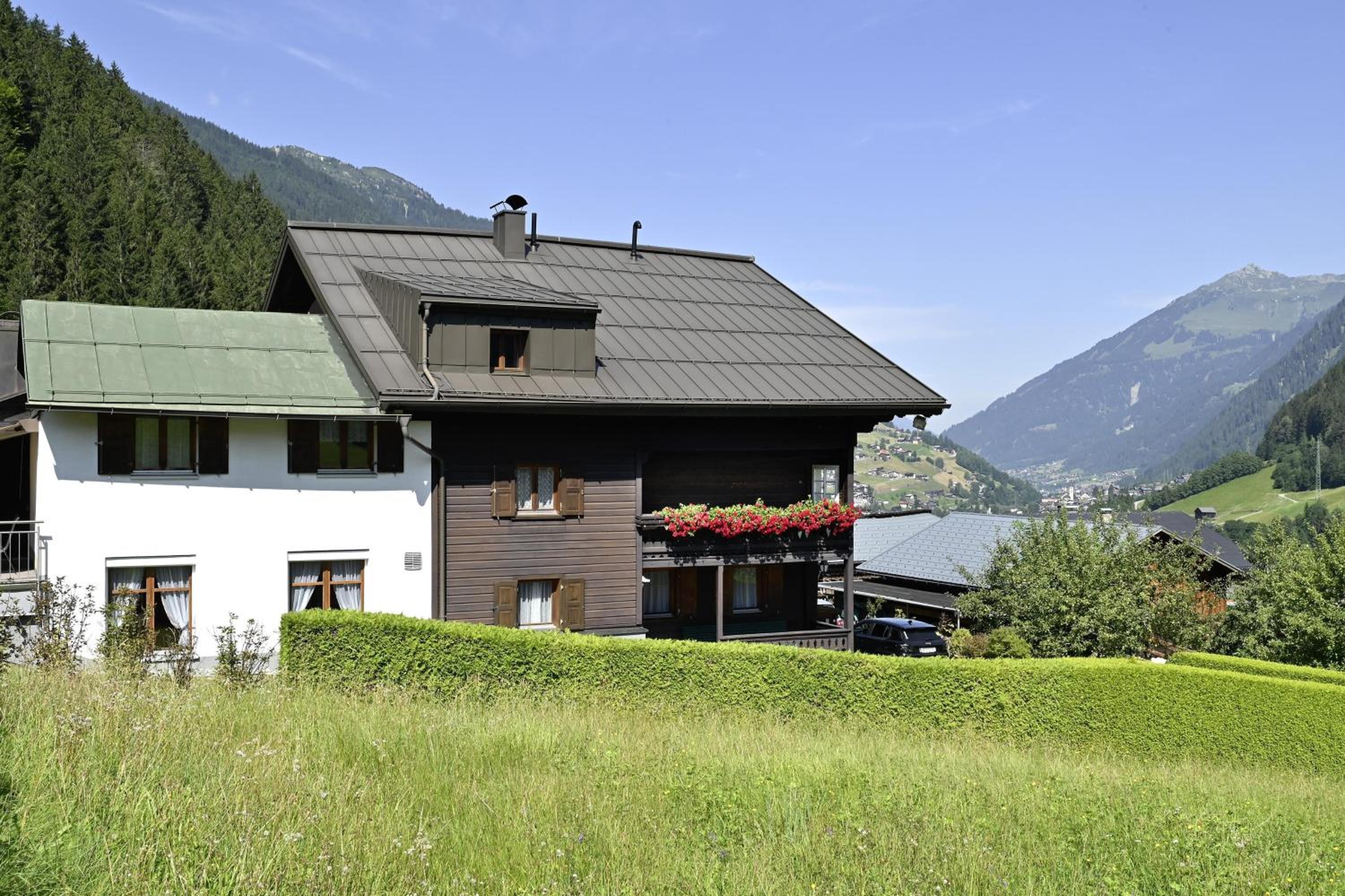 Haus Tschambräu