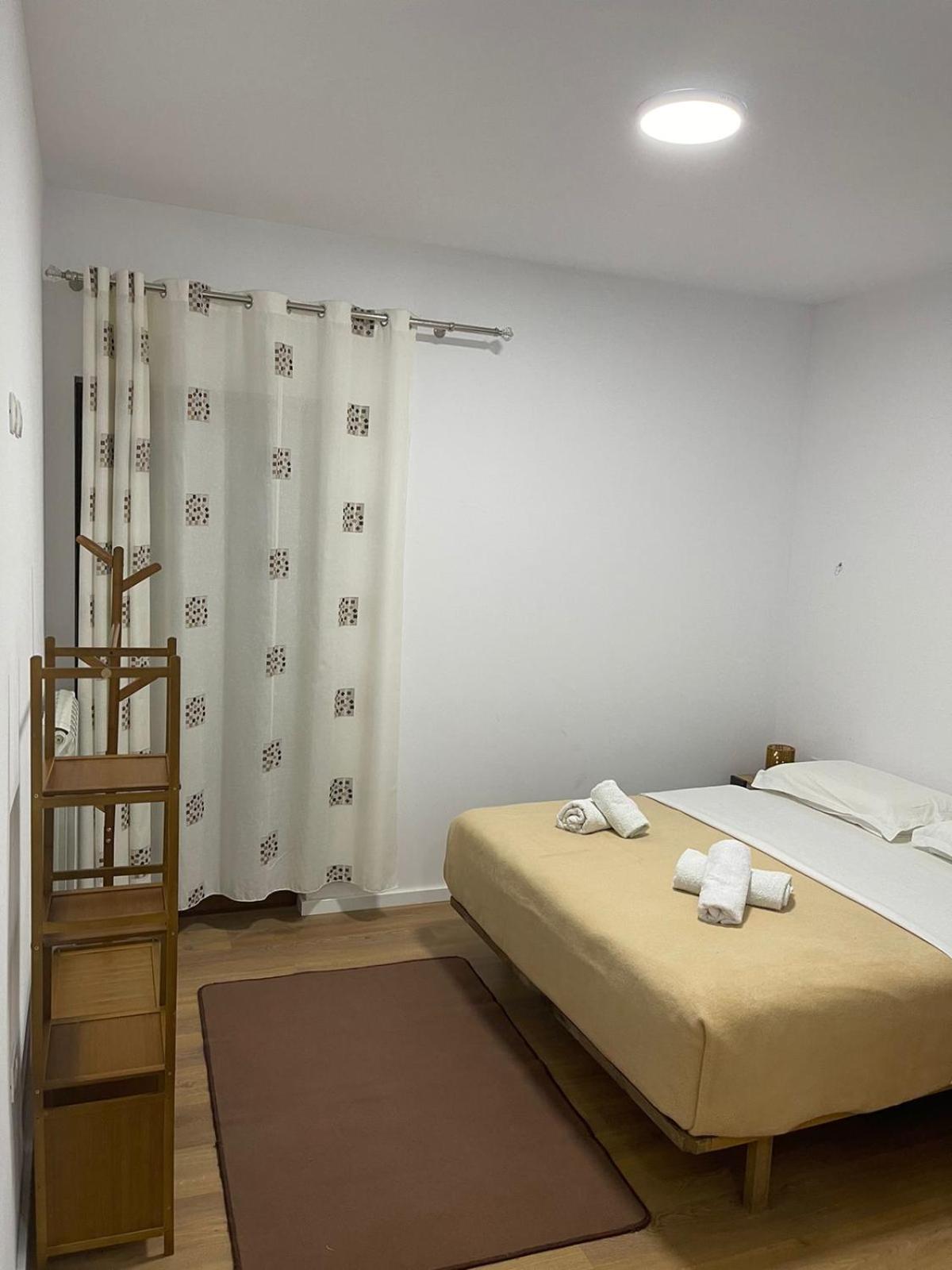 Hotel Vellezrit Guri