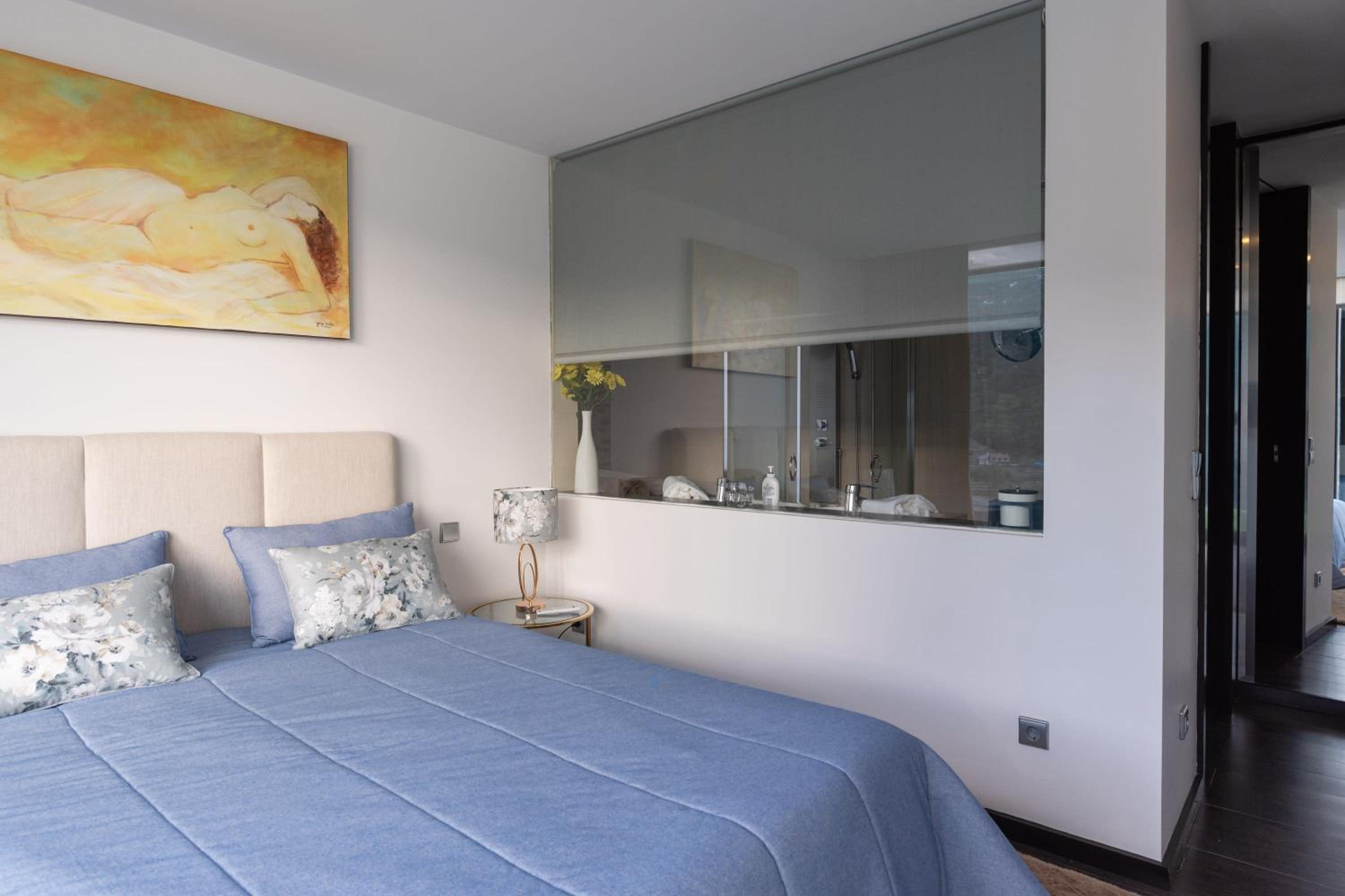 Luxurious 3-br Villa With Infinity Pool in Resende