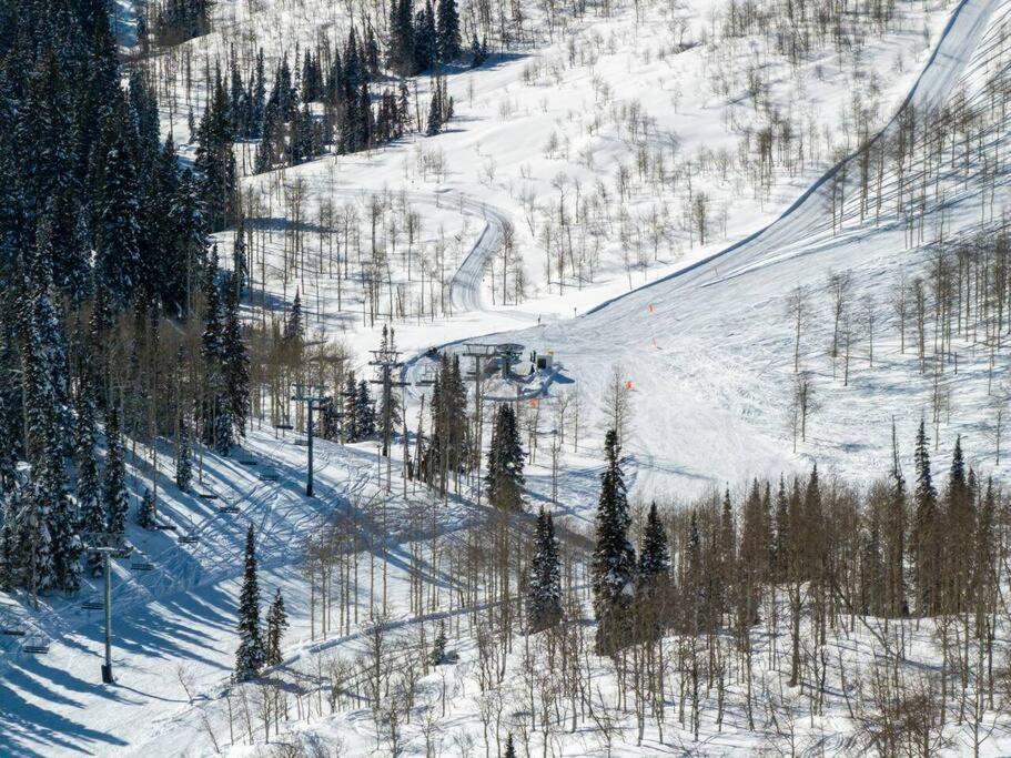 Top of the World Chalet a Ski In and Ski Out on Powder Mountain view 2