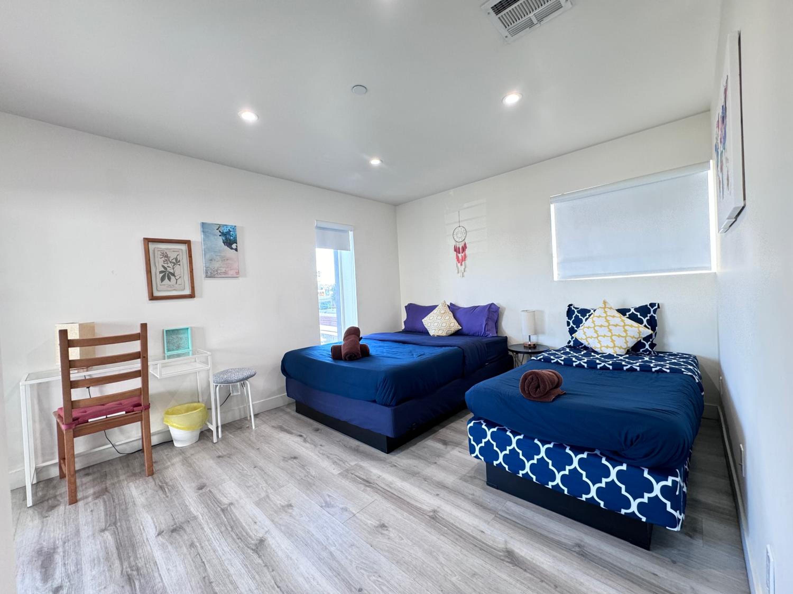 Cozy Chamber 3 BR Hollywood Townhouse