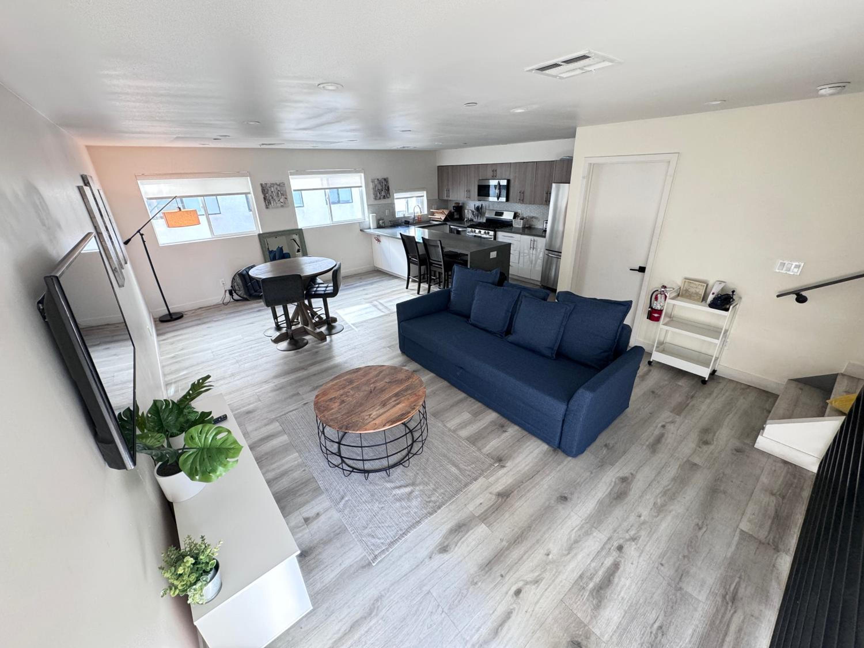 Cozy Chamber 3 BR Hollywood Townhouse