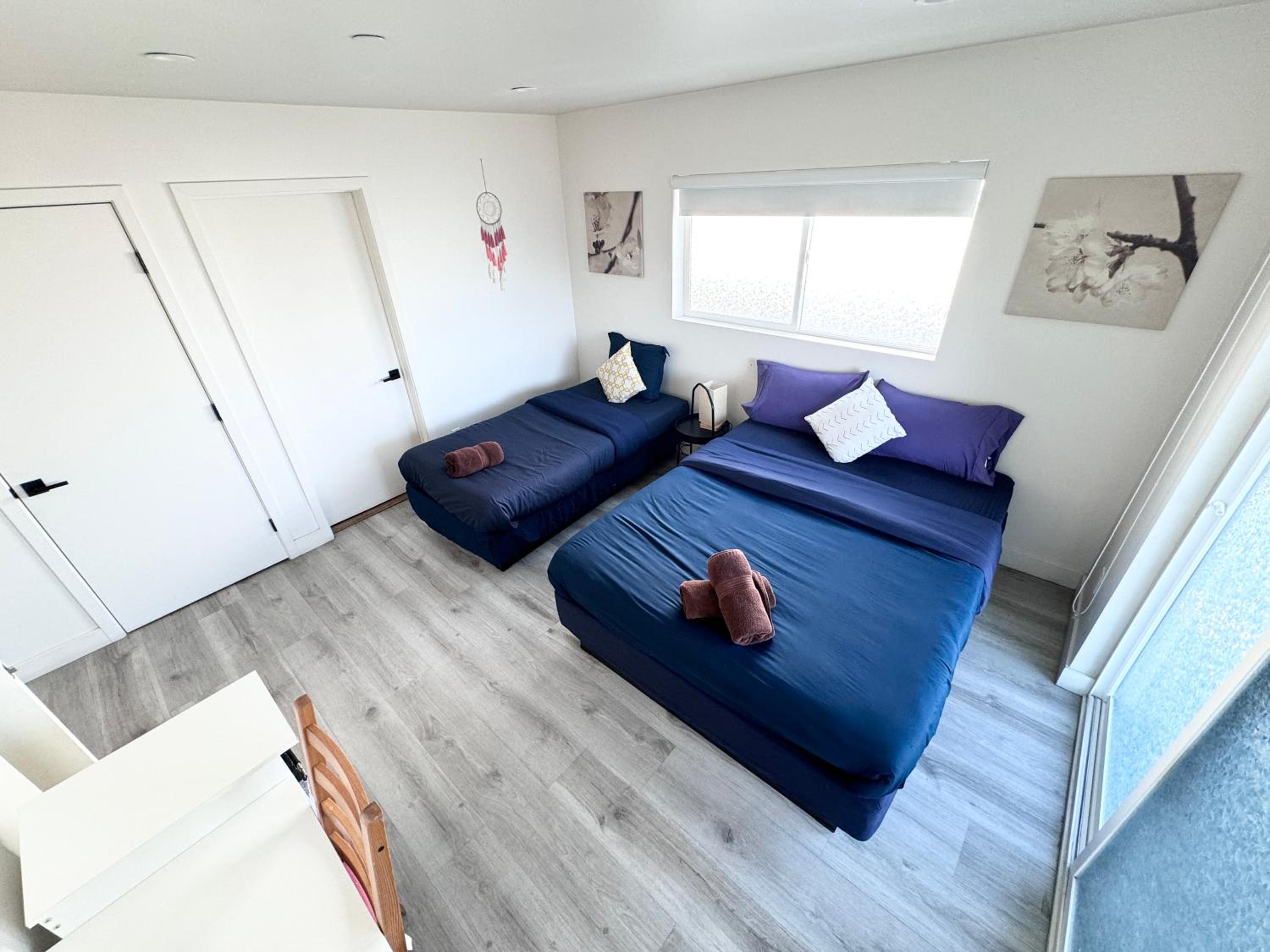 Cozy Chamber 3 BR Hollywood Townhouse