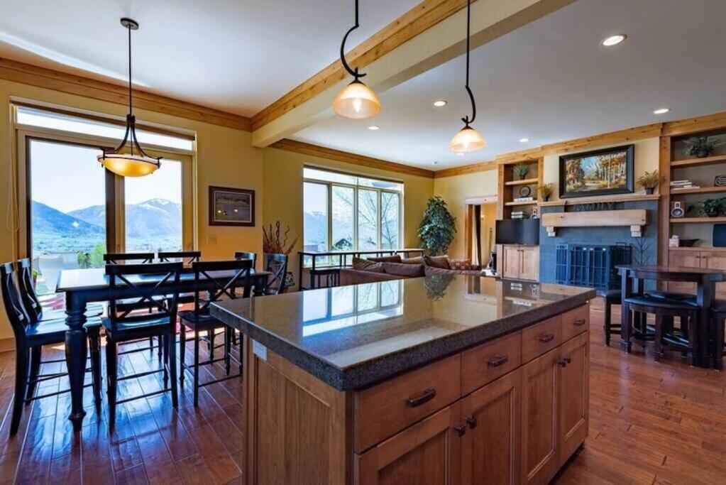 Powder Mtn Trapper Lodge TR1 Ski Retreat Game Rm