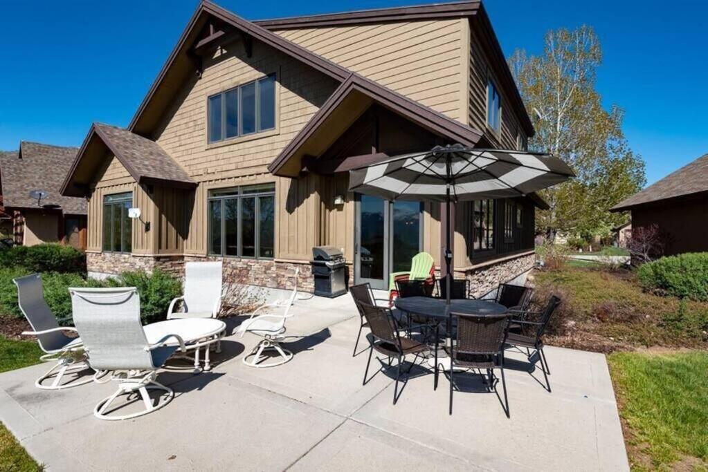 Powder Mtn Trapper Lodge TR1 Ski Retreat Game Rm