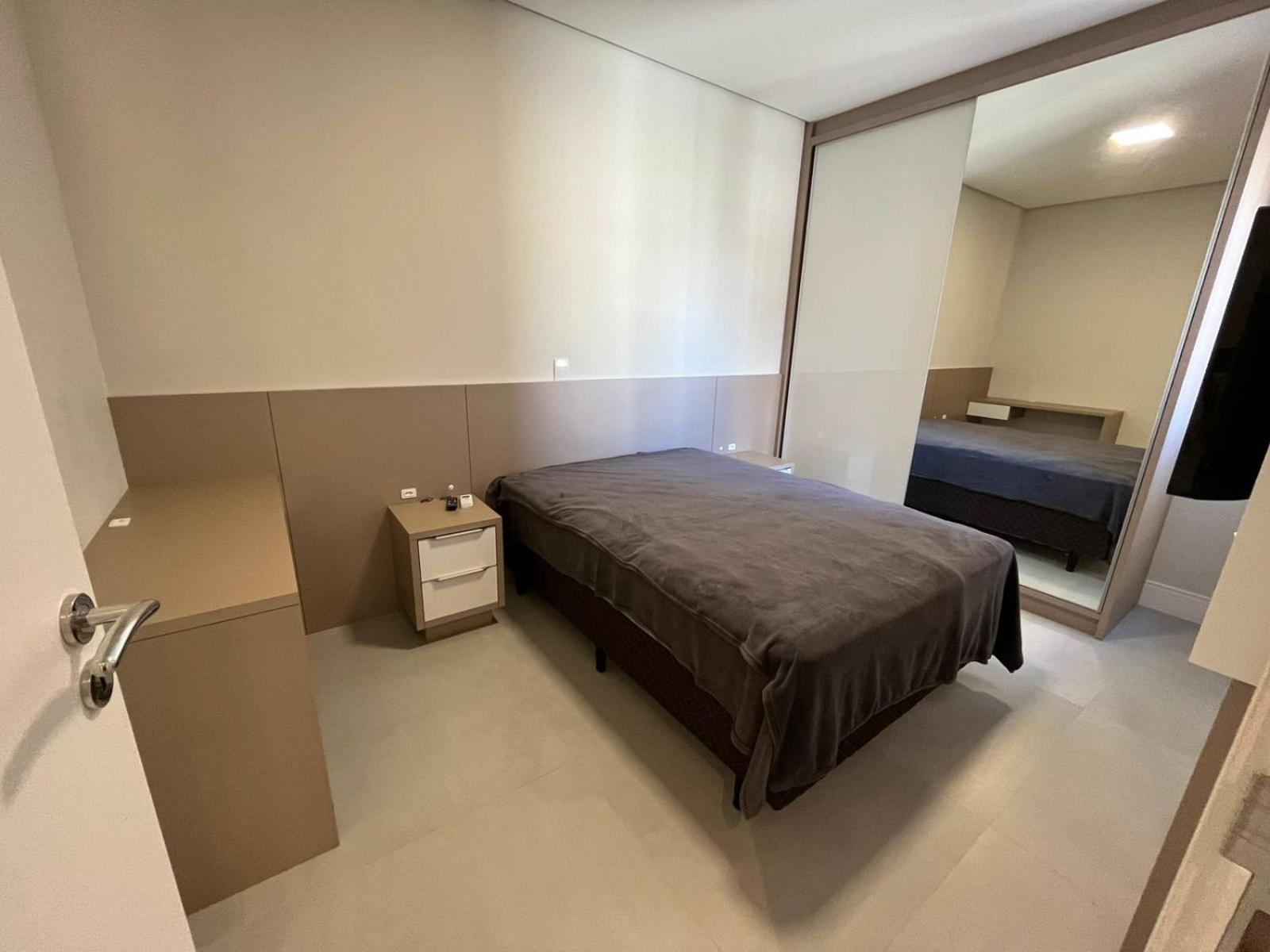 Cód 70 - Apartamento á 280m do mar