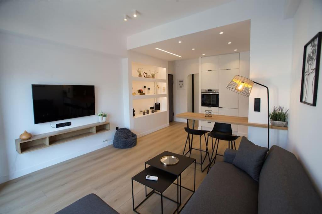 Mocha Acropolis View Apartment photo 5