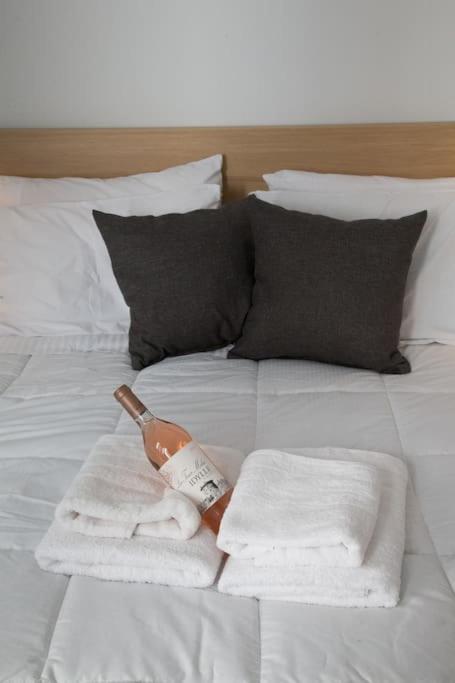 Mocha Acropolis View Apartment photo 3