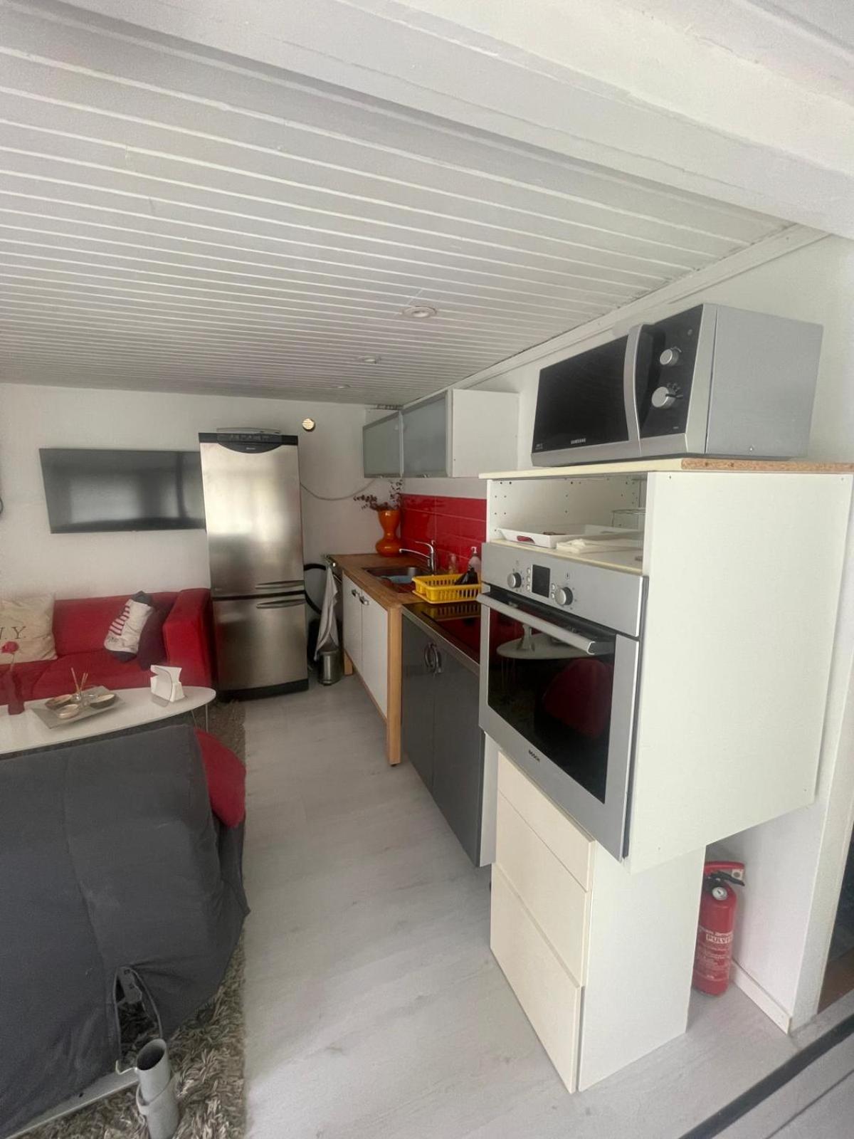 Cozy Guesthouse with Terrace, BBQ & Lake Access view 2