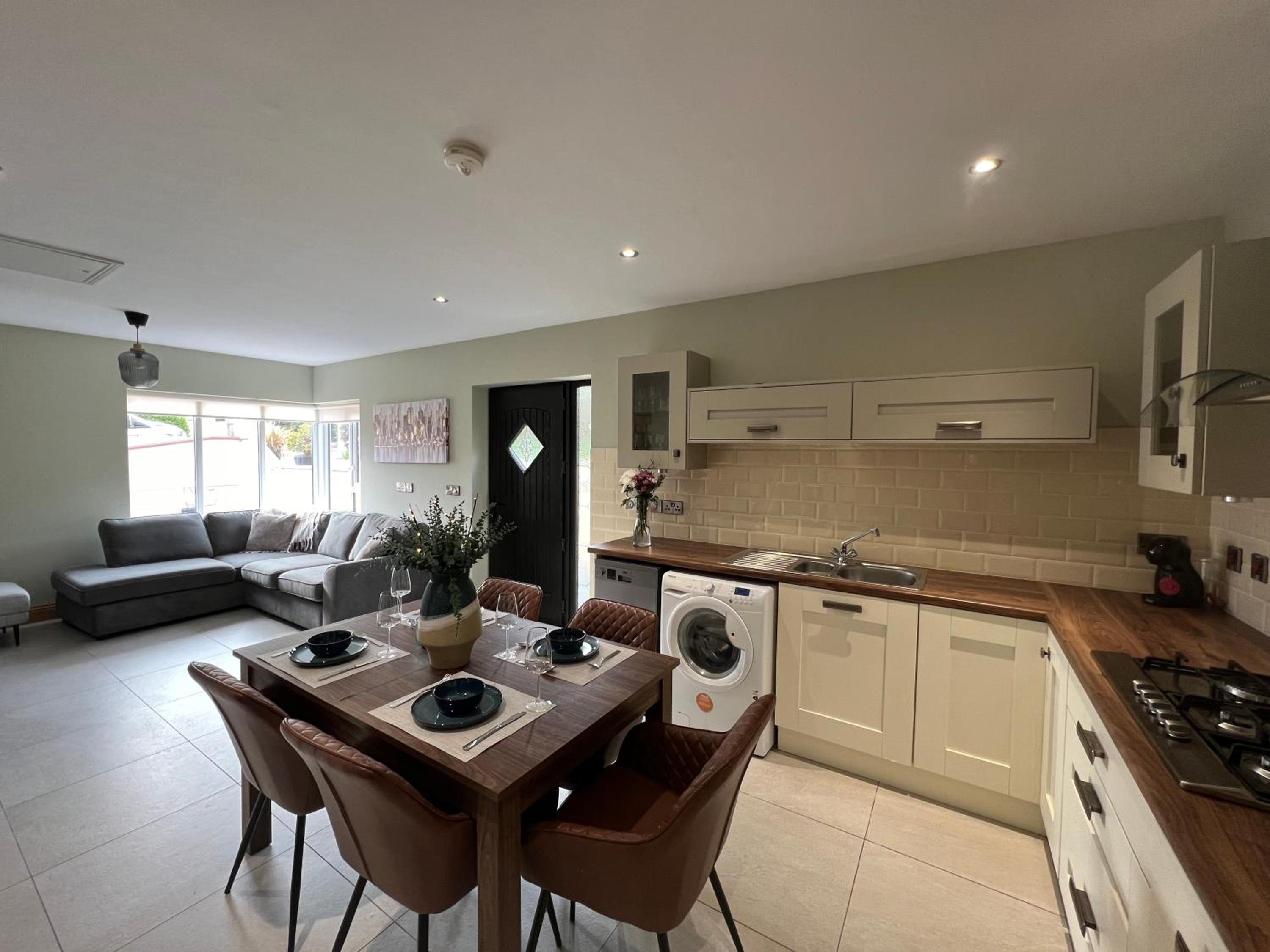 Dinnys Cottage, Free Parking, Bike Hire