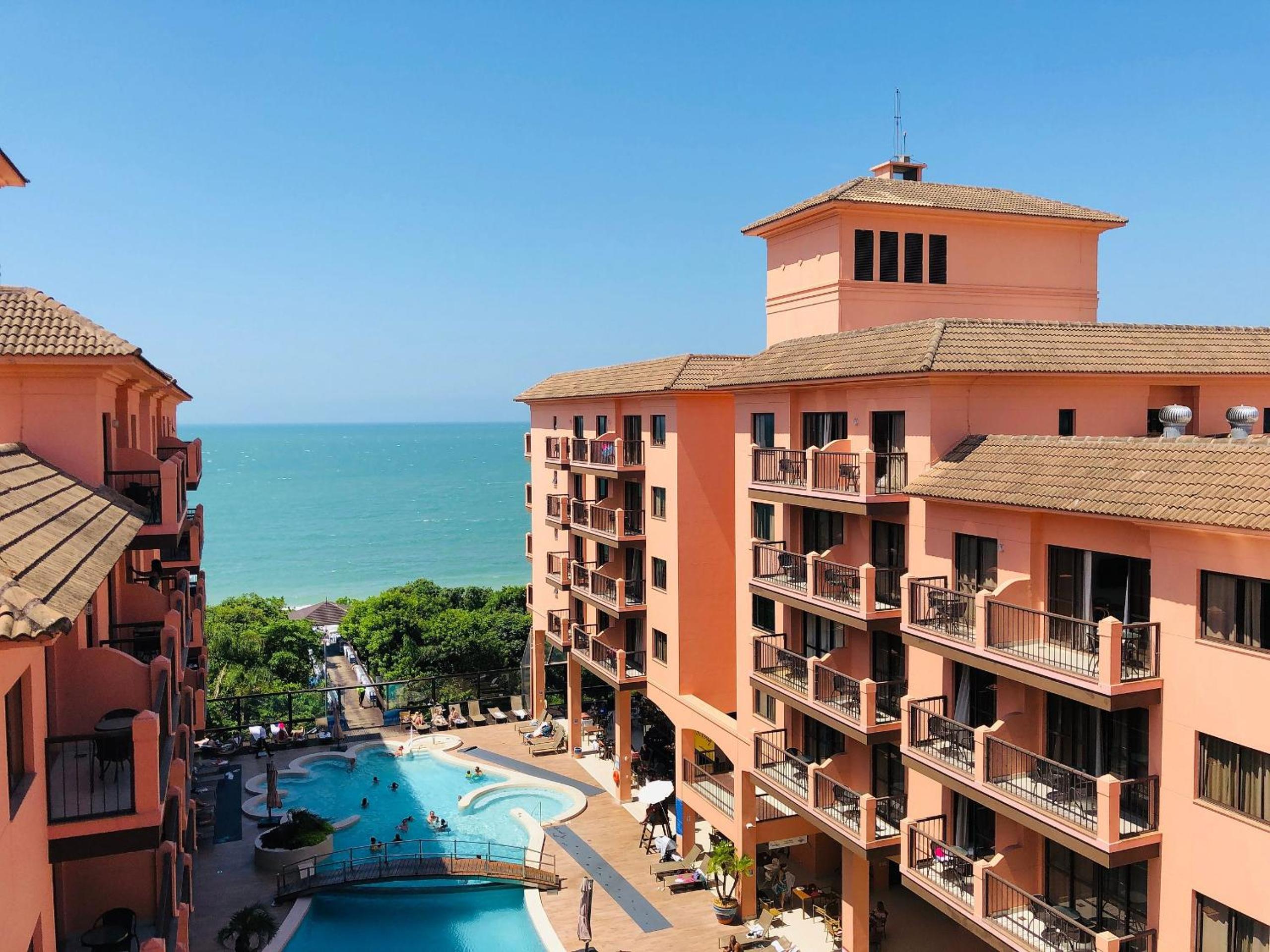 Modern Studios by the Sea - Jurerê Beach Village JBVTOP