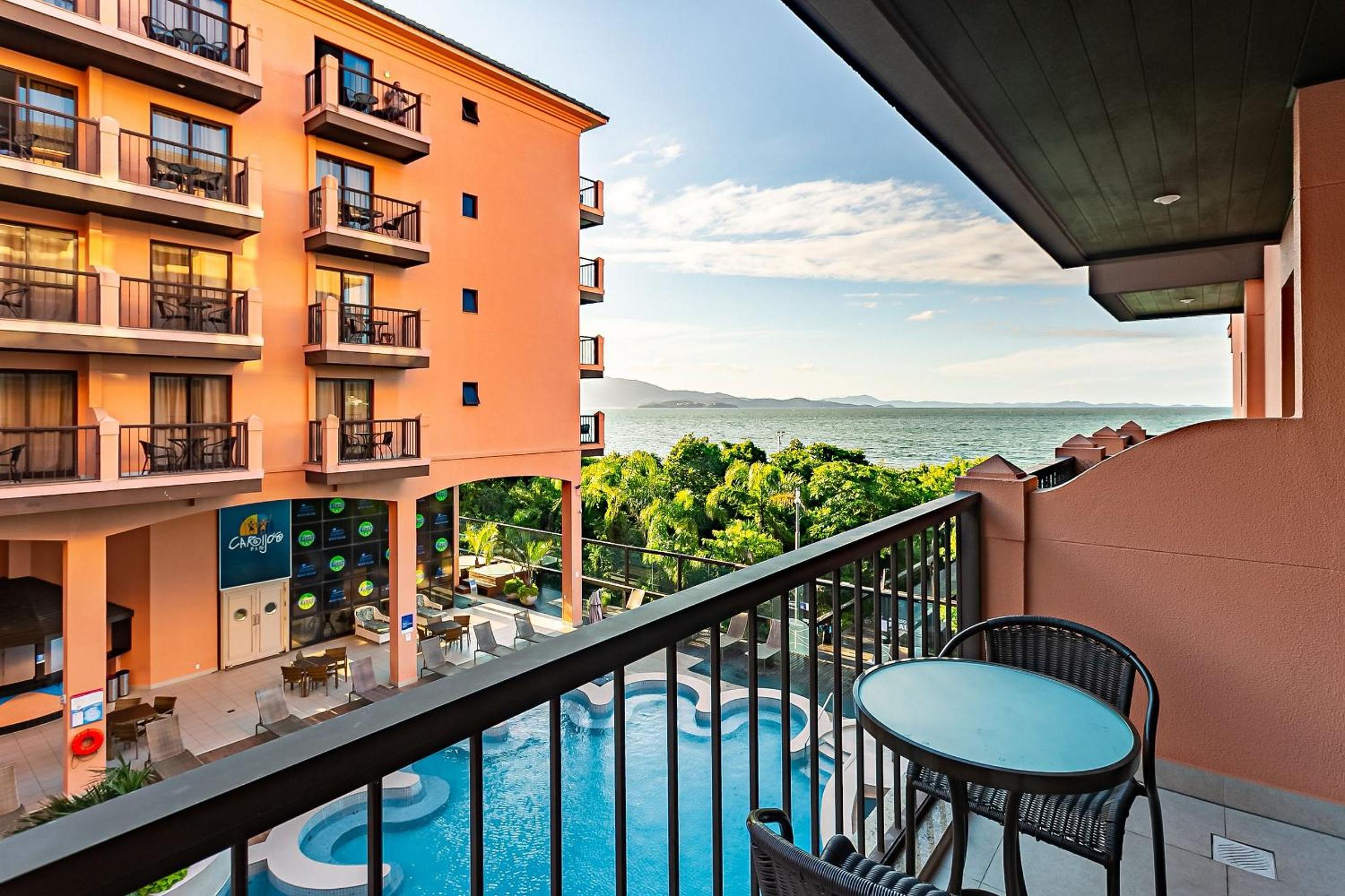 Modern Studios by the Sea - Jurerê Beach Village JBVTOP