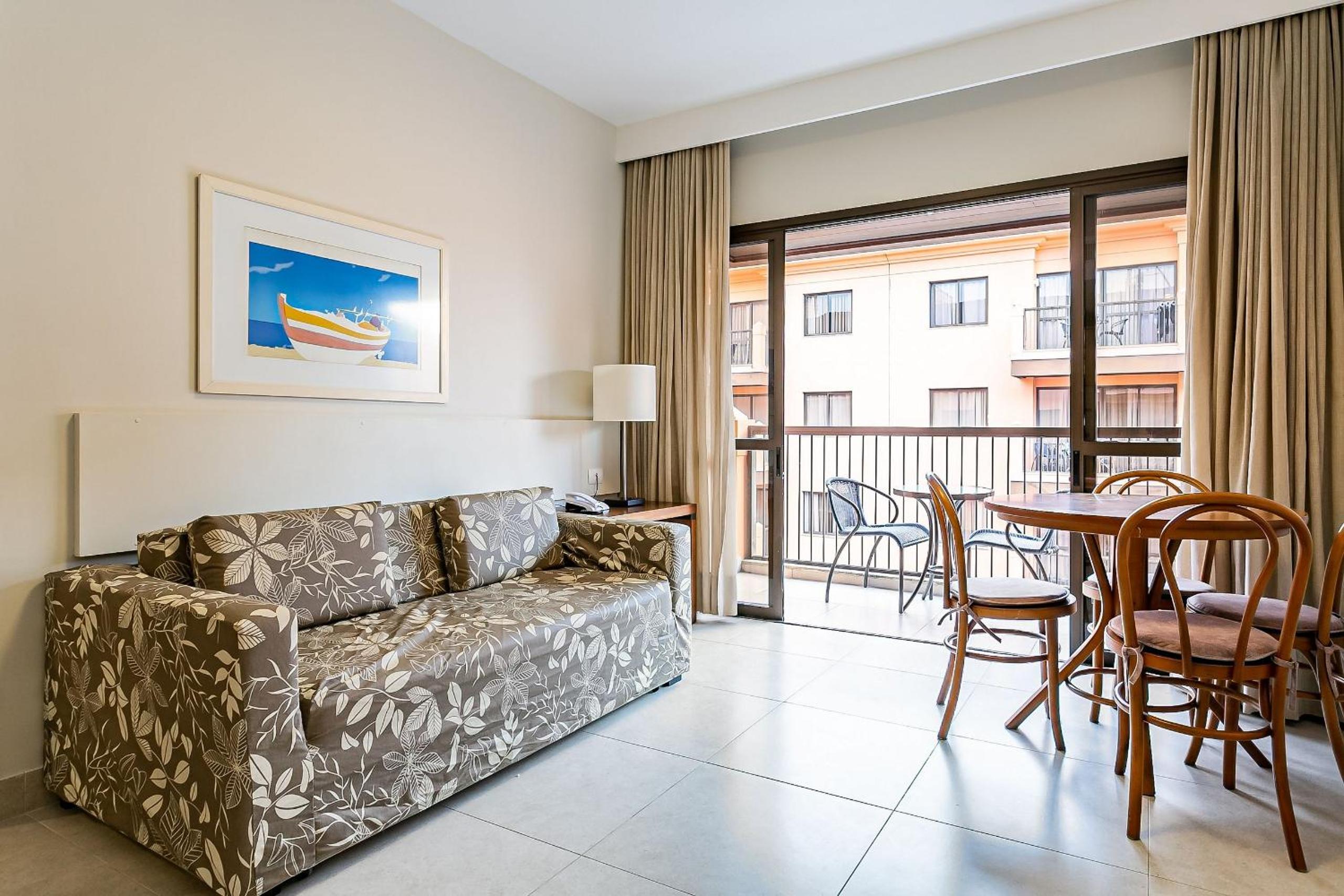 Modern Studios by the Sea - Jurerê Beach Village JBVTOP
