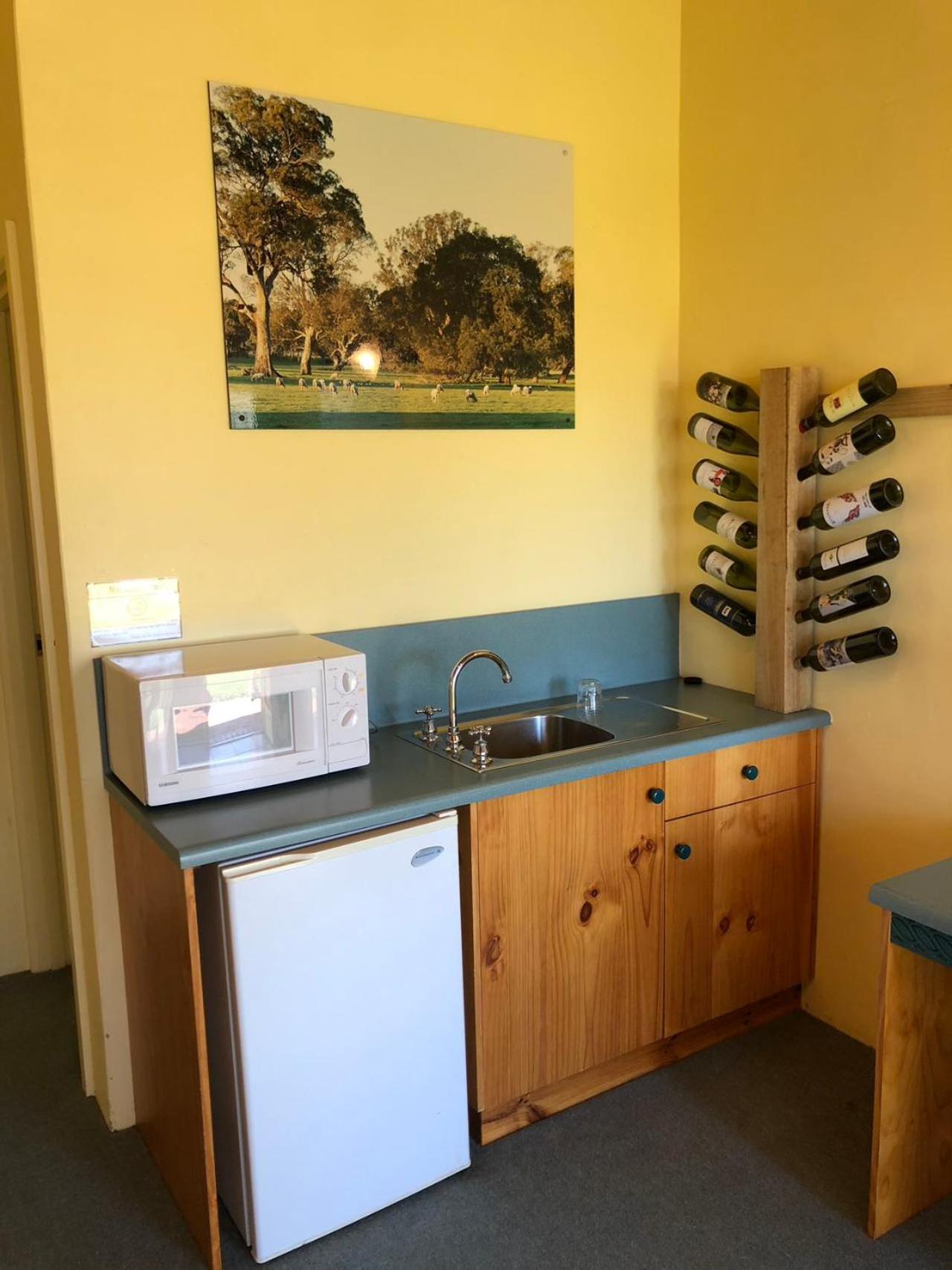 Coonawarra Place Motor Inn