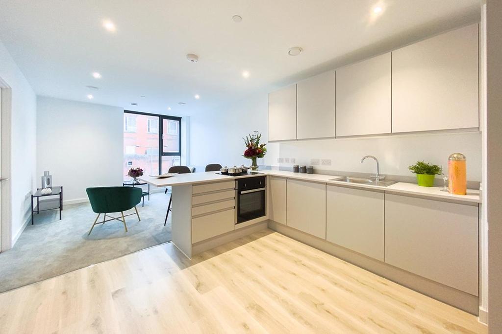 Central Apartment - Terrace - Cinema -Free Parking view 5