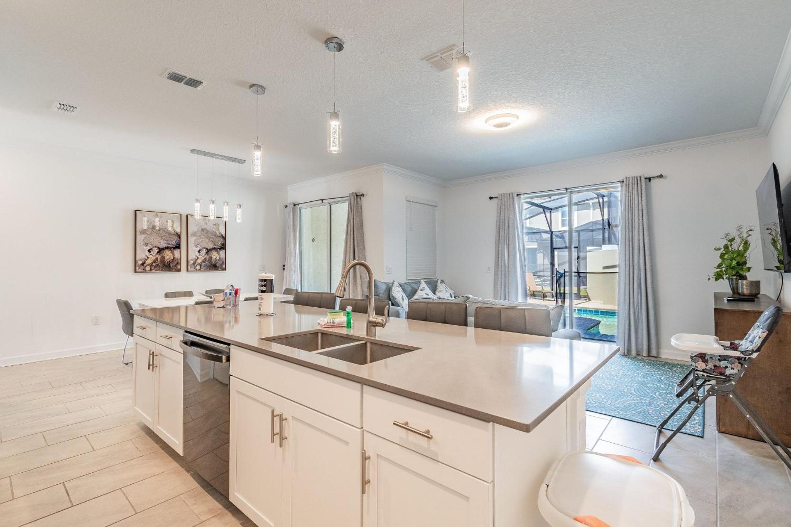 Luxury 4BD/3BA Home * Storey Lake *