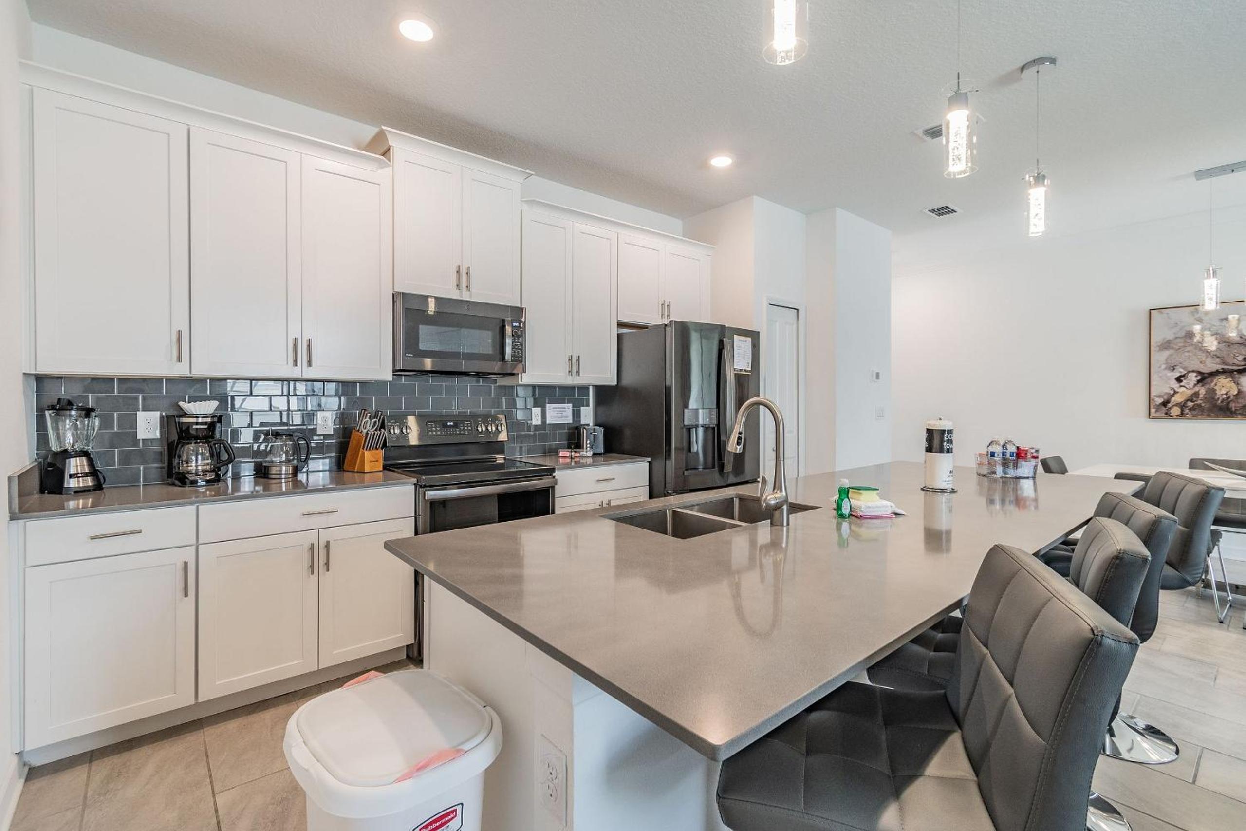 Luxury 4BD/3BA Home * Storey Lake *