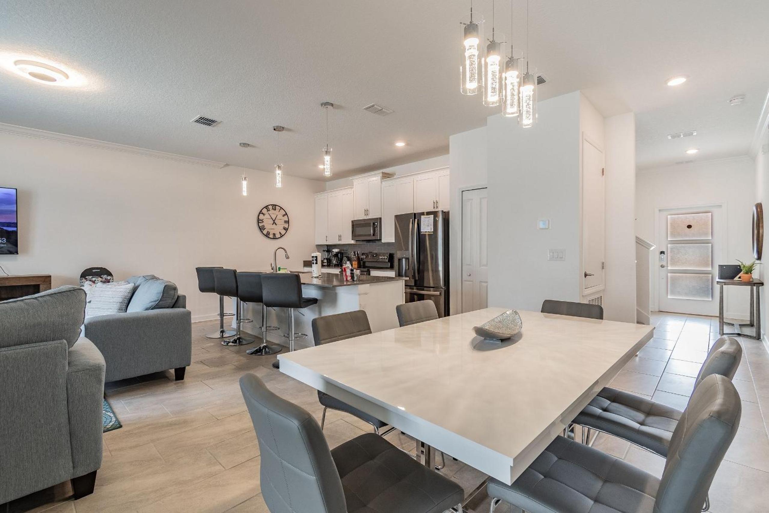 Luxury 4BD/3BA Home * Storey Lake *