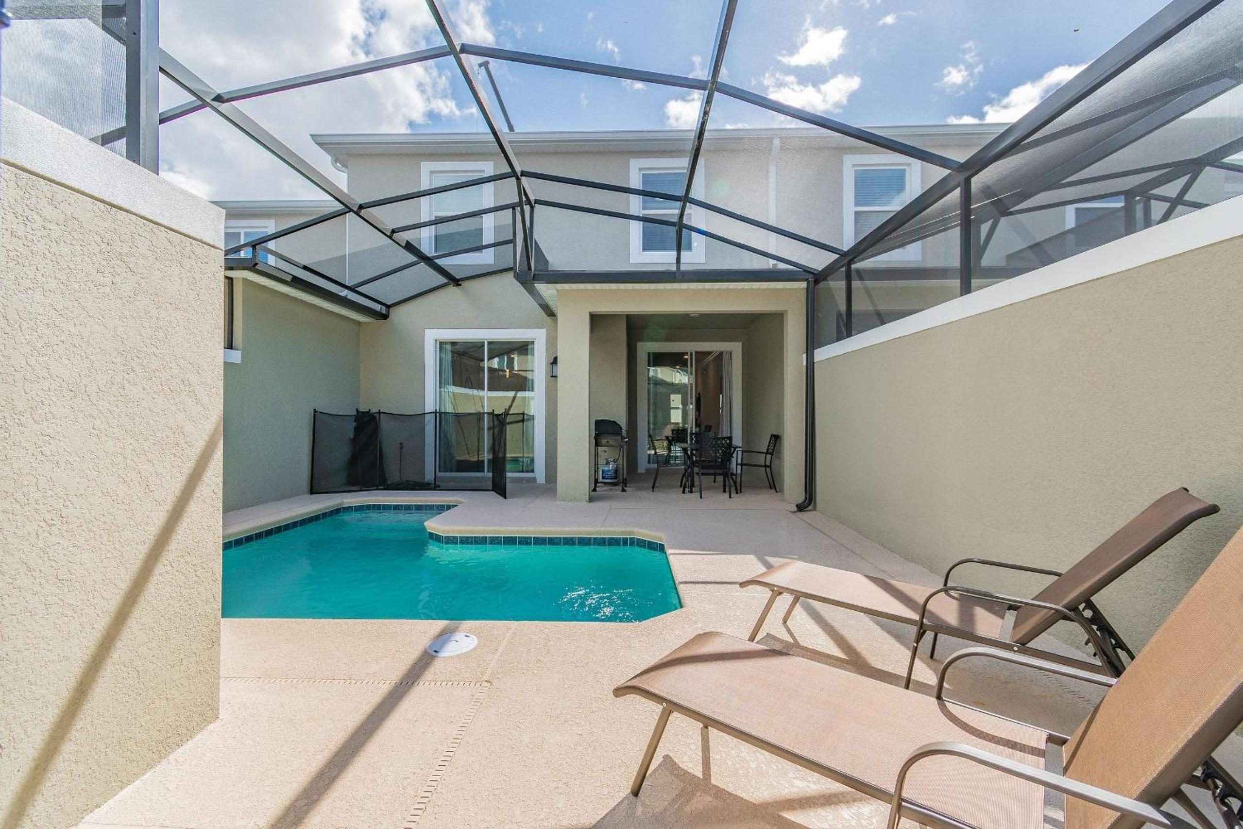 Luxury 4BD/3BA Home * Storey Lake *