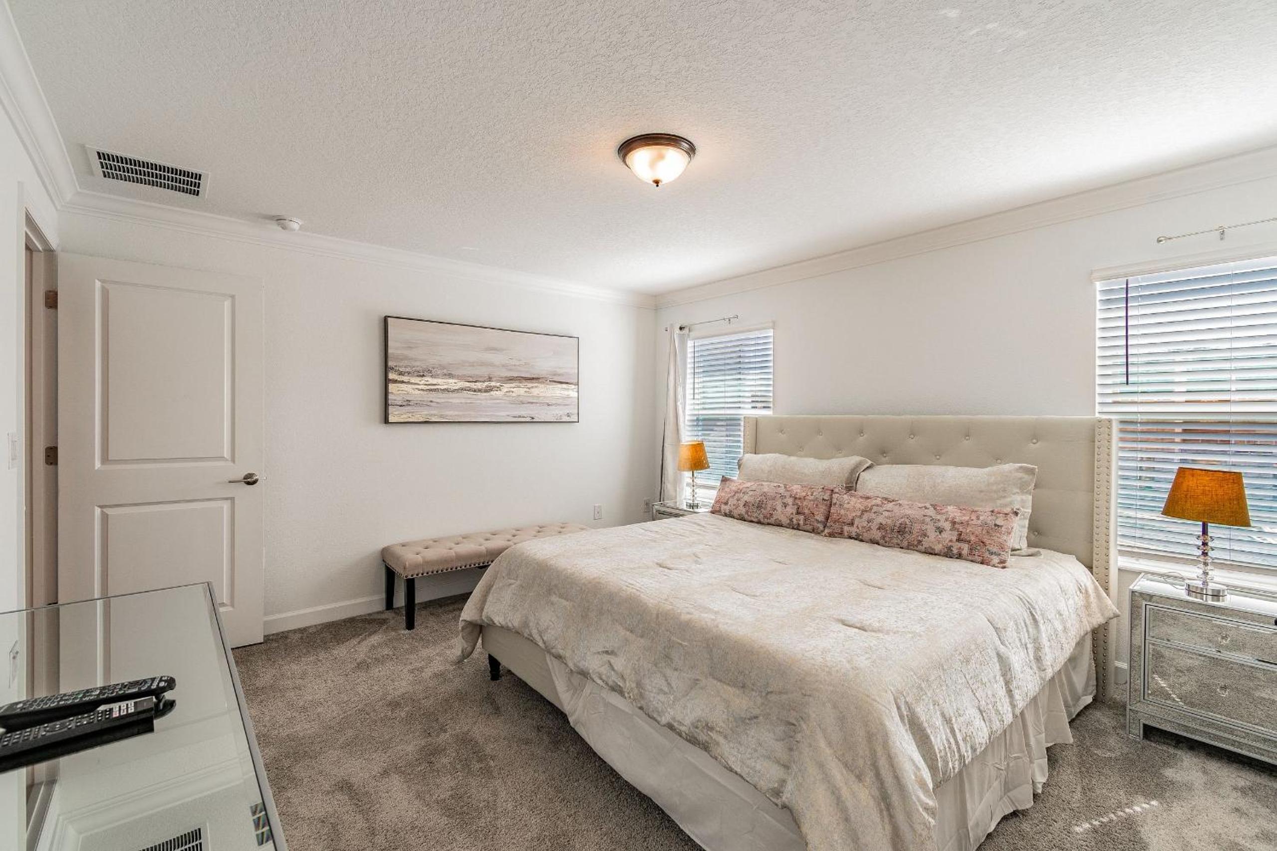 Luxury 4BD/3BA Home * Storey Lake *