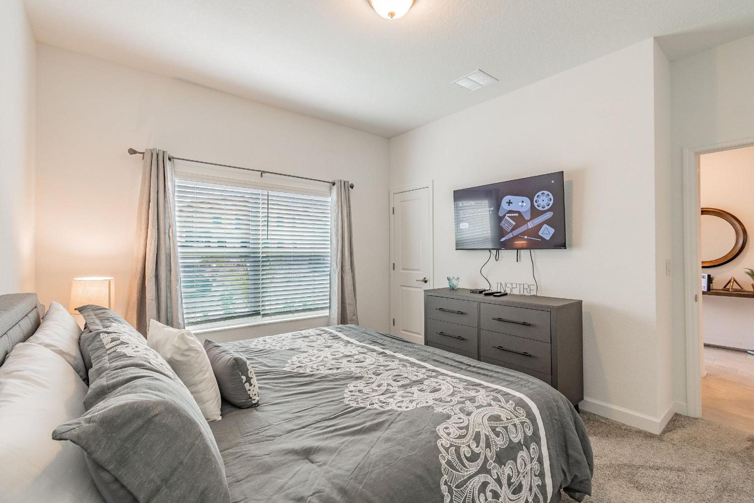 Luxury 4BD/3BA Home * Storey Lake *
