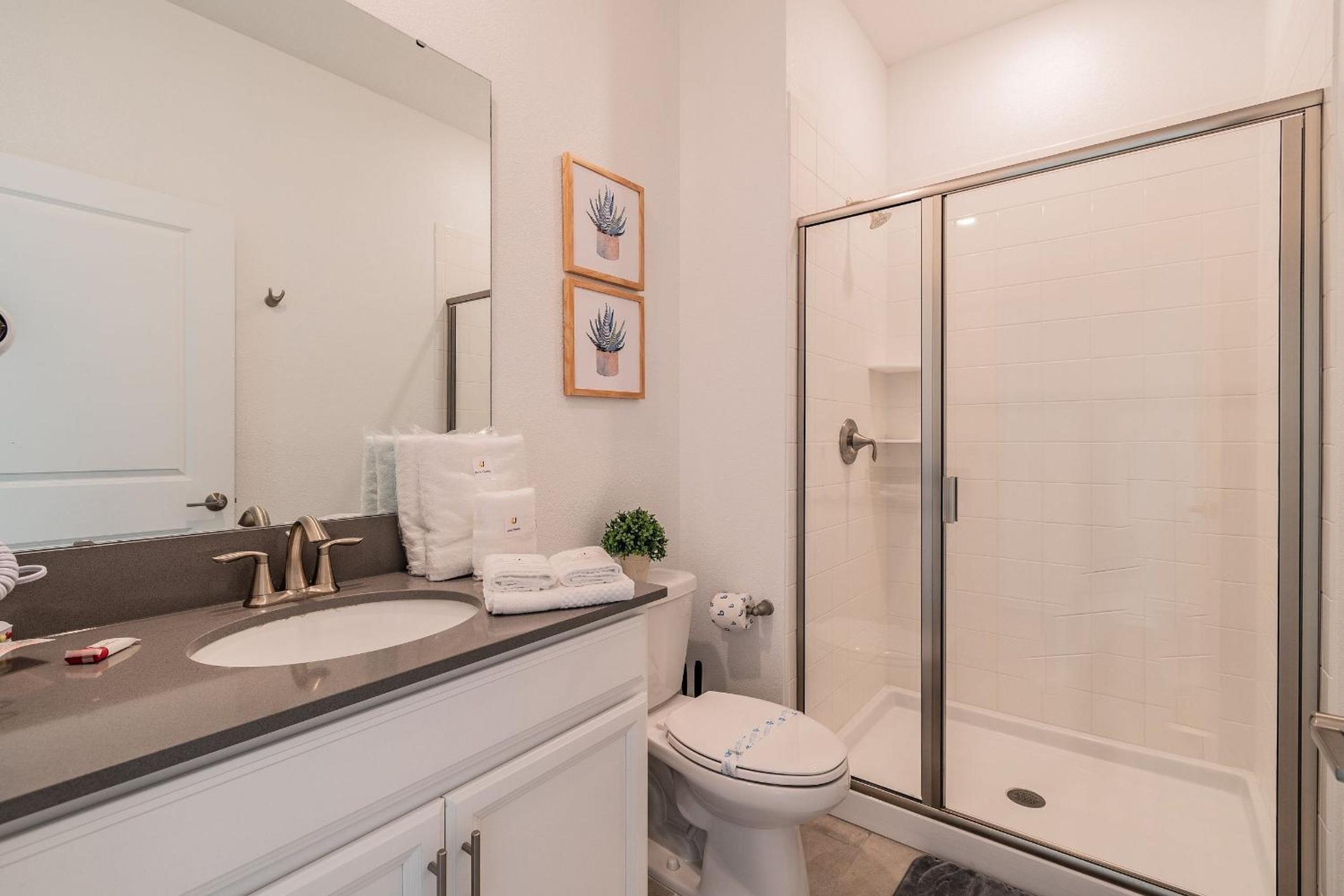 Luxury 4BD/3BA Home * Storey Lake *