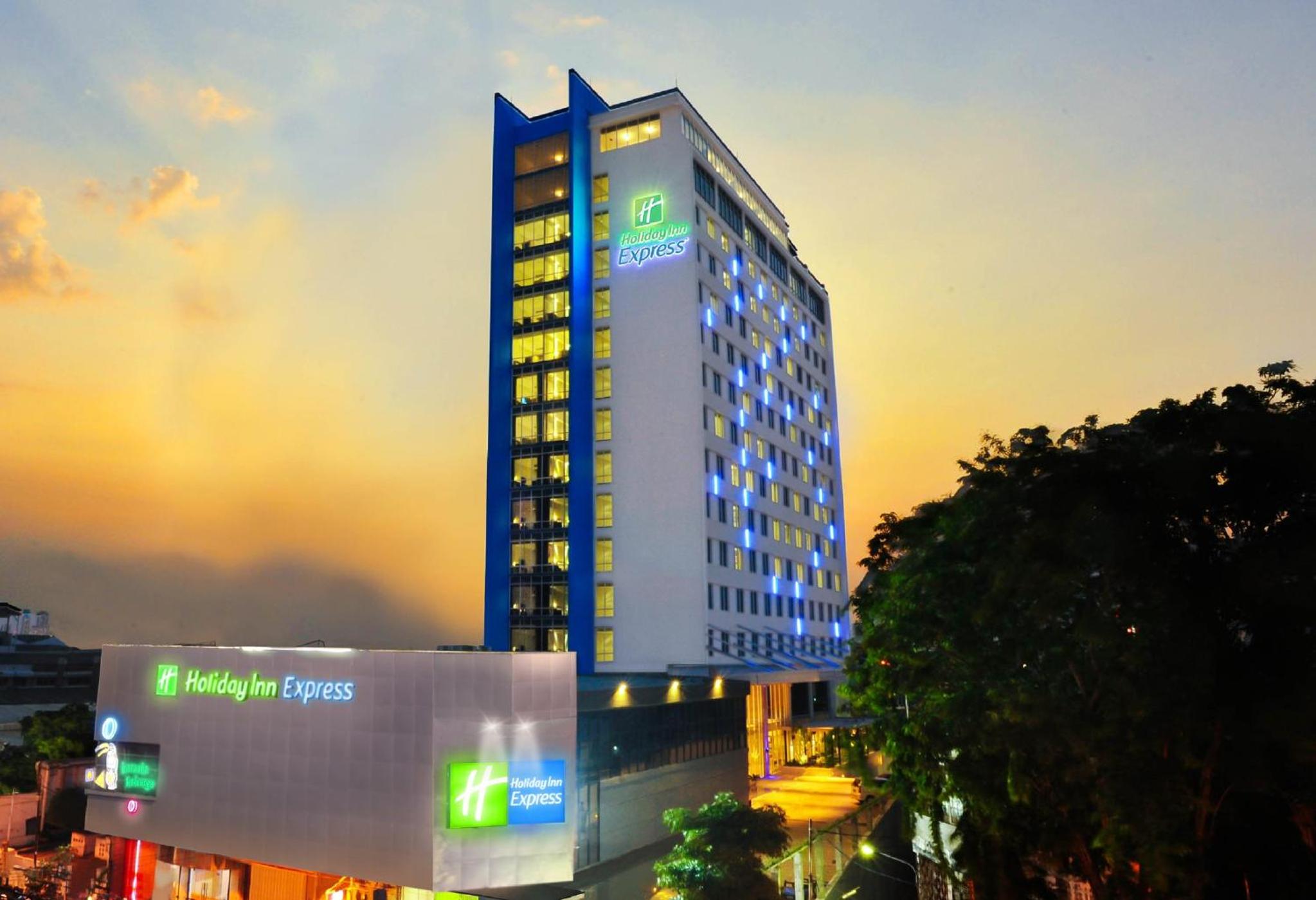 Hotel Holiday Inn Express Surabaya CenterPoint, an IHG Hotel - Image 1