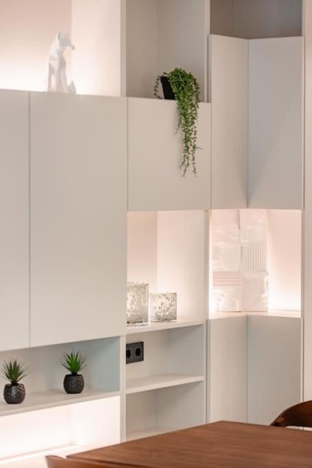 Henry's Appt with a private Suite 414 - Shared kitchen