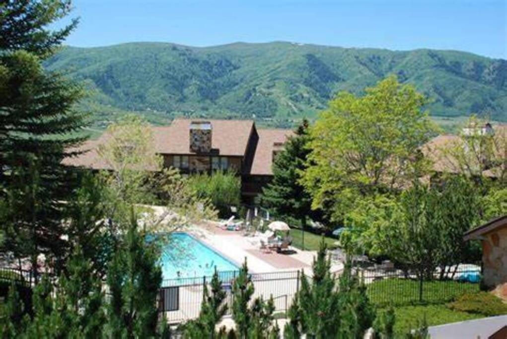 Creekside Comfort with Resort Amenities
