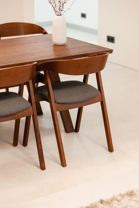 Henry's Appt with a private Suite 414 - Shared kitchen