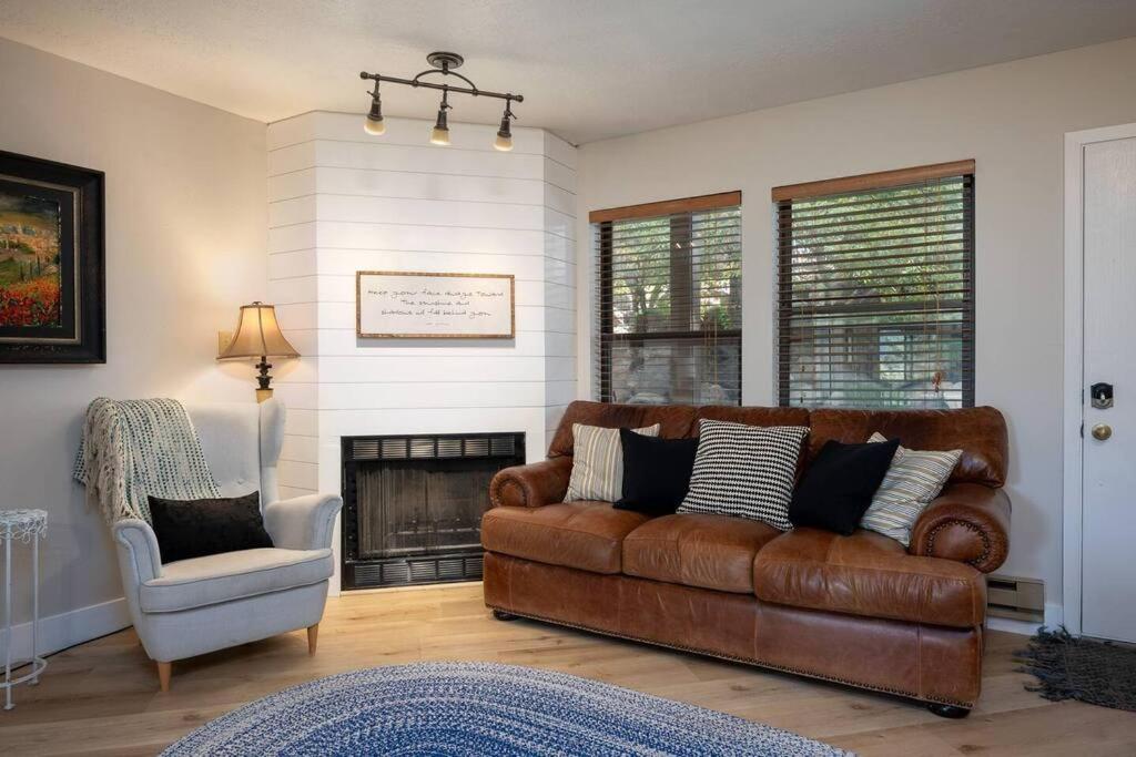 Creekside Comfort with Resort Amenities