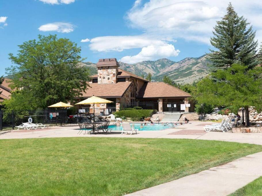 Creekside Comfort with Resort Amenities