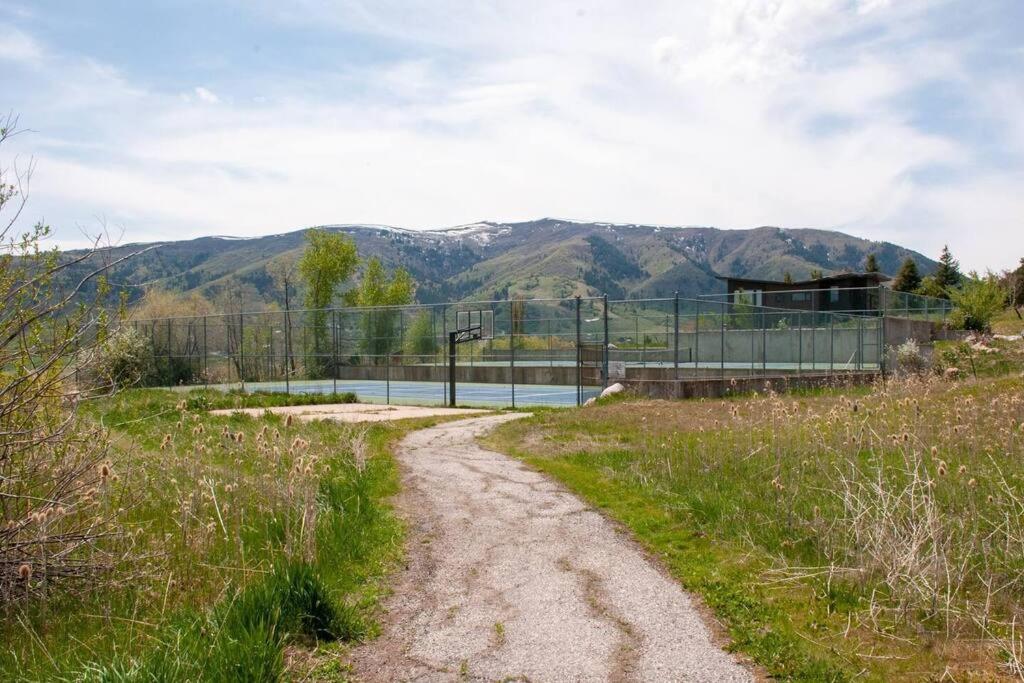 Creekside Comfort with Resort Amenities