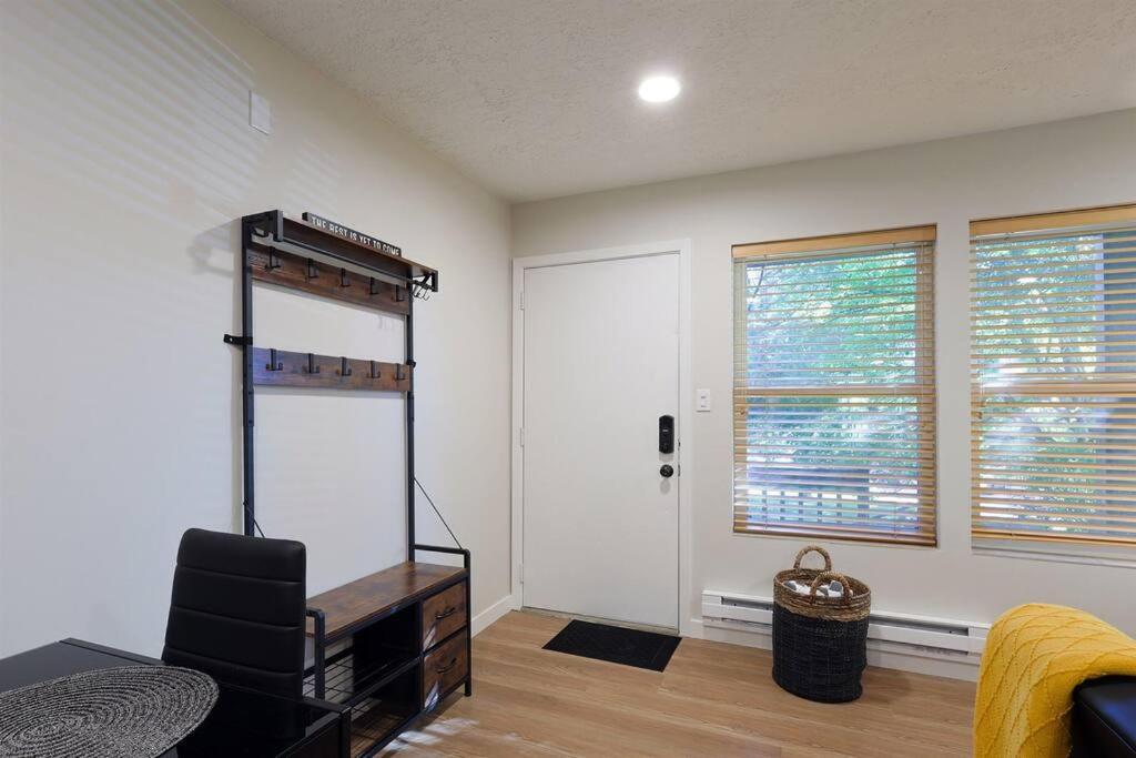 Luxuriously Contemporary Condo