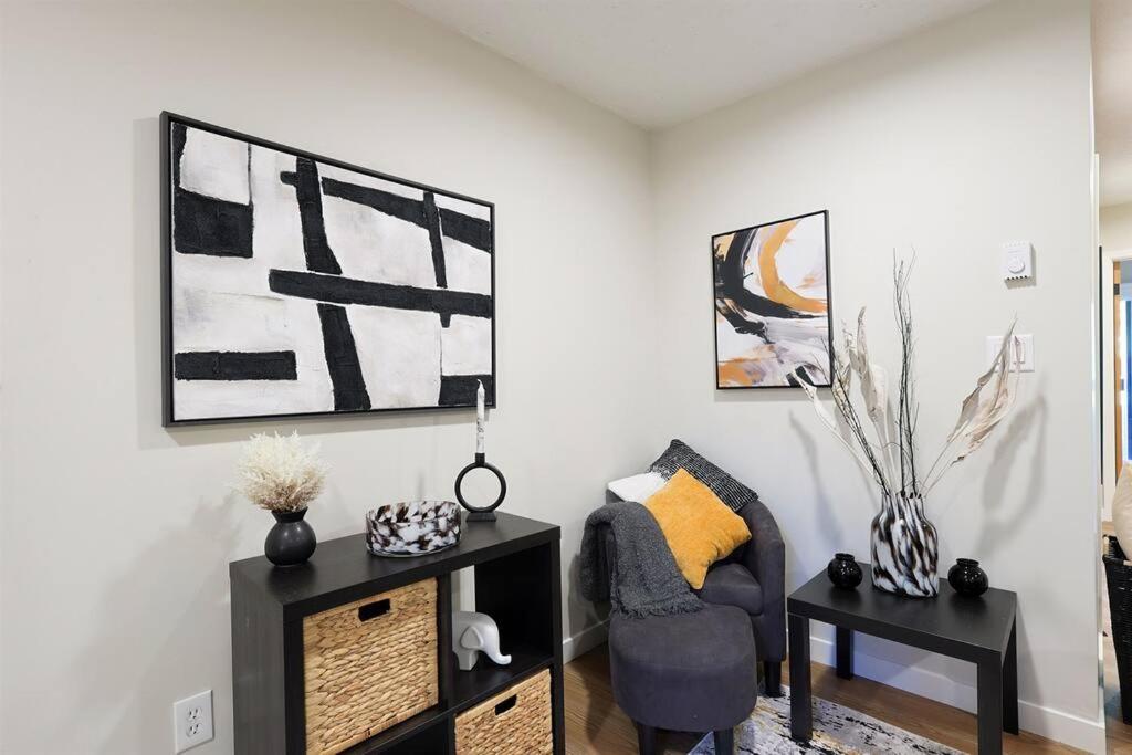 Luxuriously Contemporary Condo