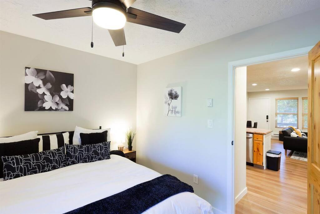 Luxuriously Contemporary Condo