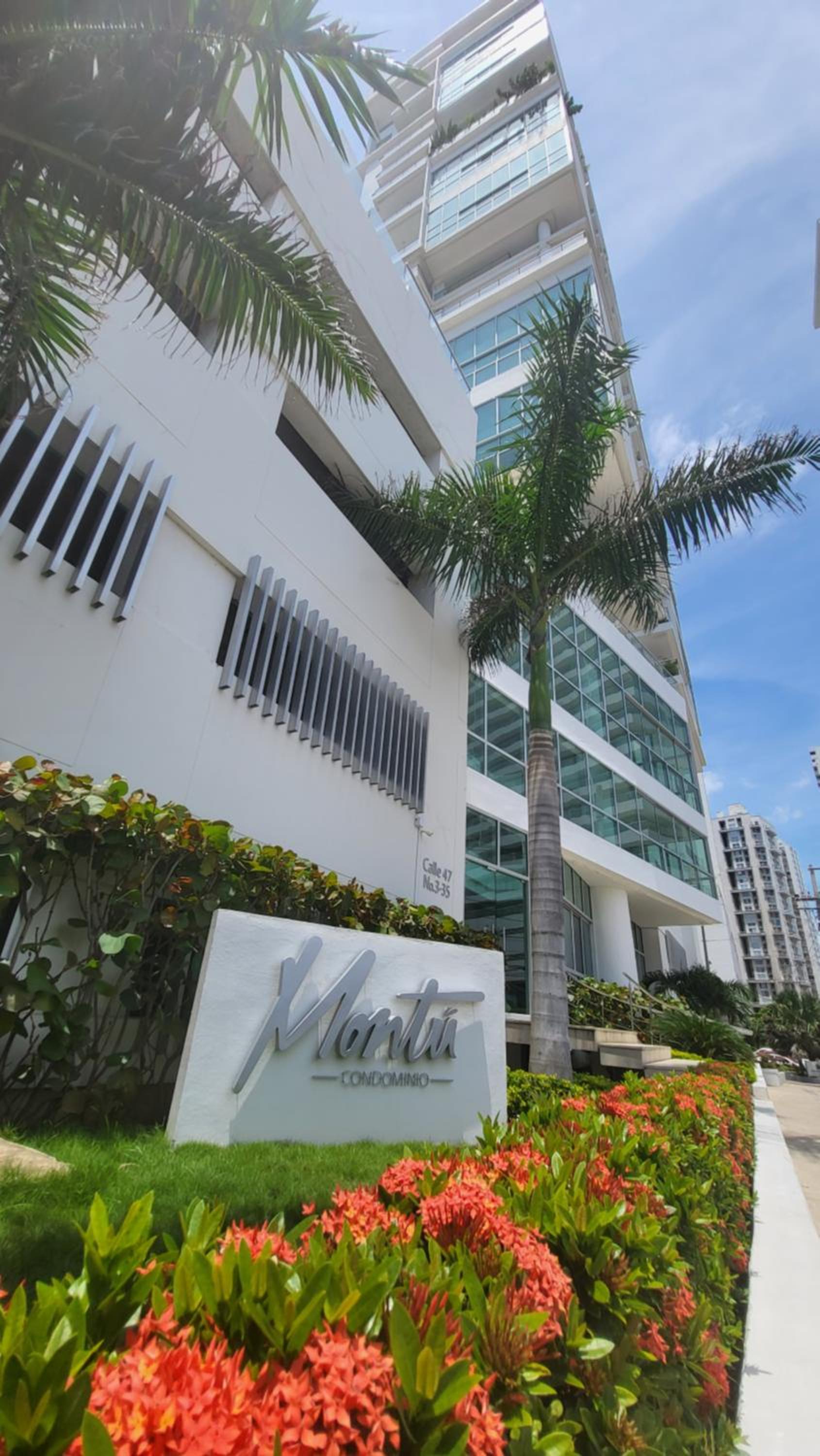 Duplex de Lujo nuevo con vista increible al centro y la playa