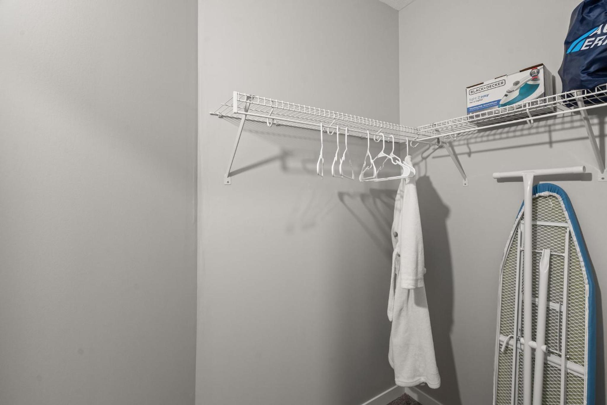 Meriweather - Calgary Breathtaking 1-bedroom apartment