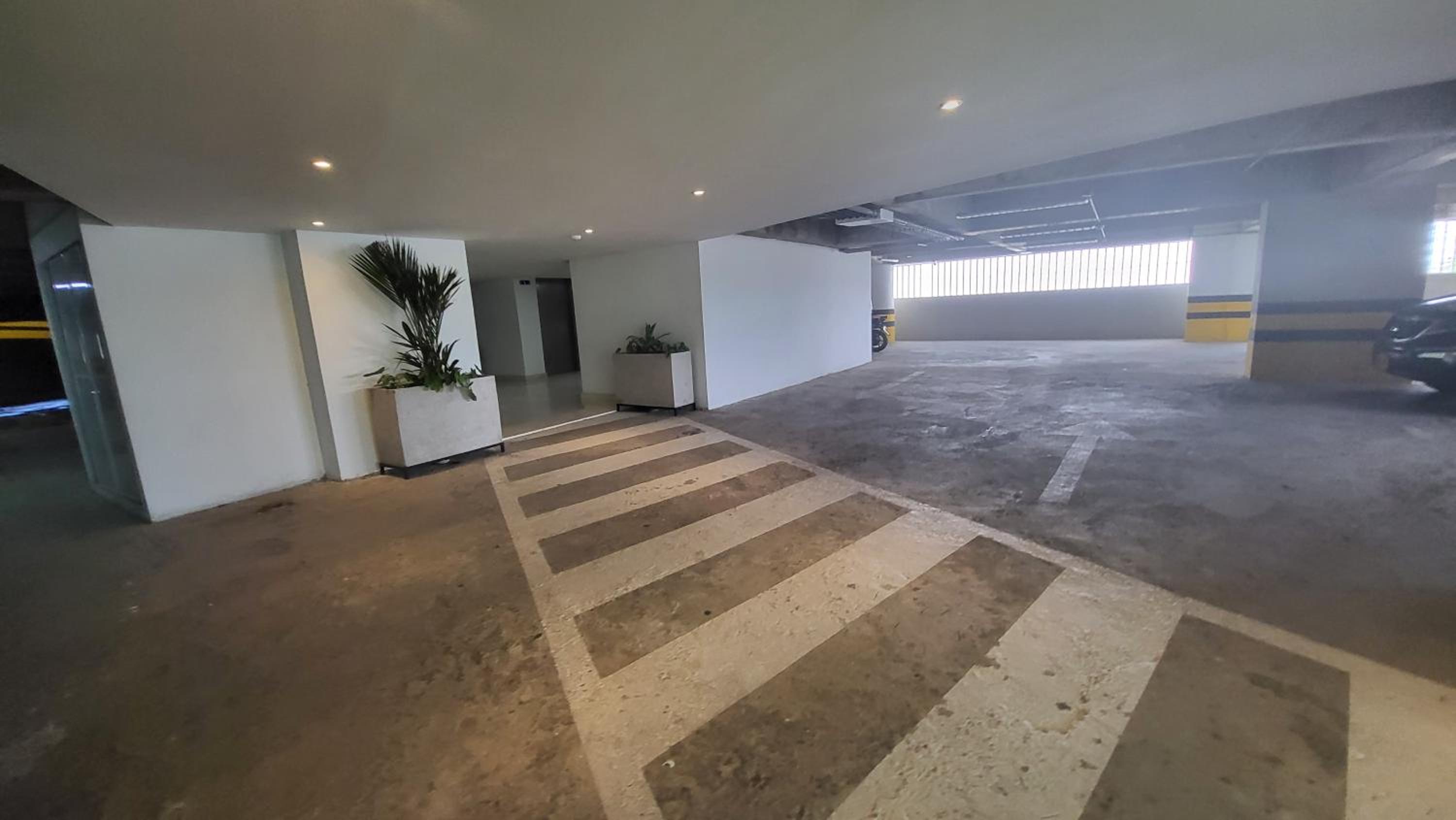Duplex de Lujo nuevo con vista increible al centro y la playa