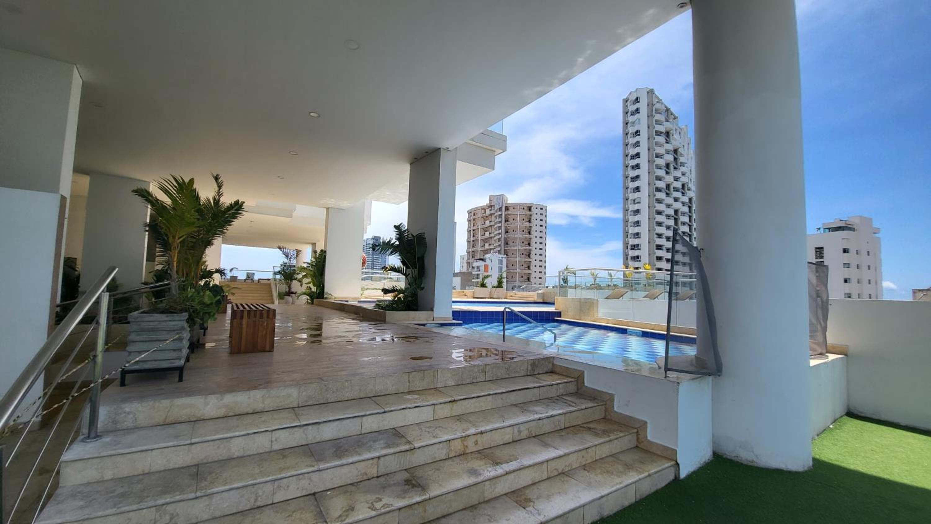 Duplex de Lujo nuevo con vista increible al centro y la playa