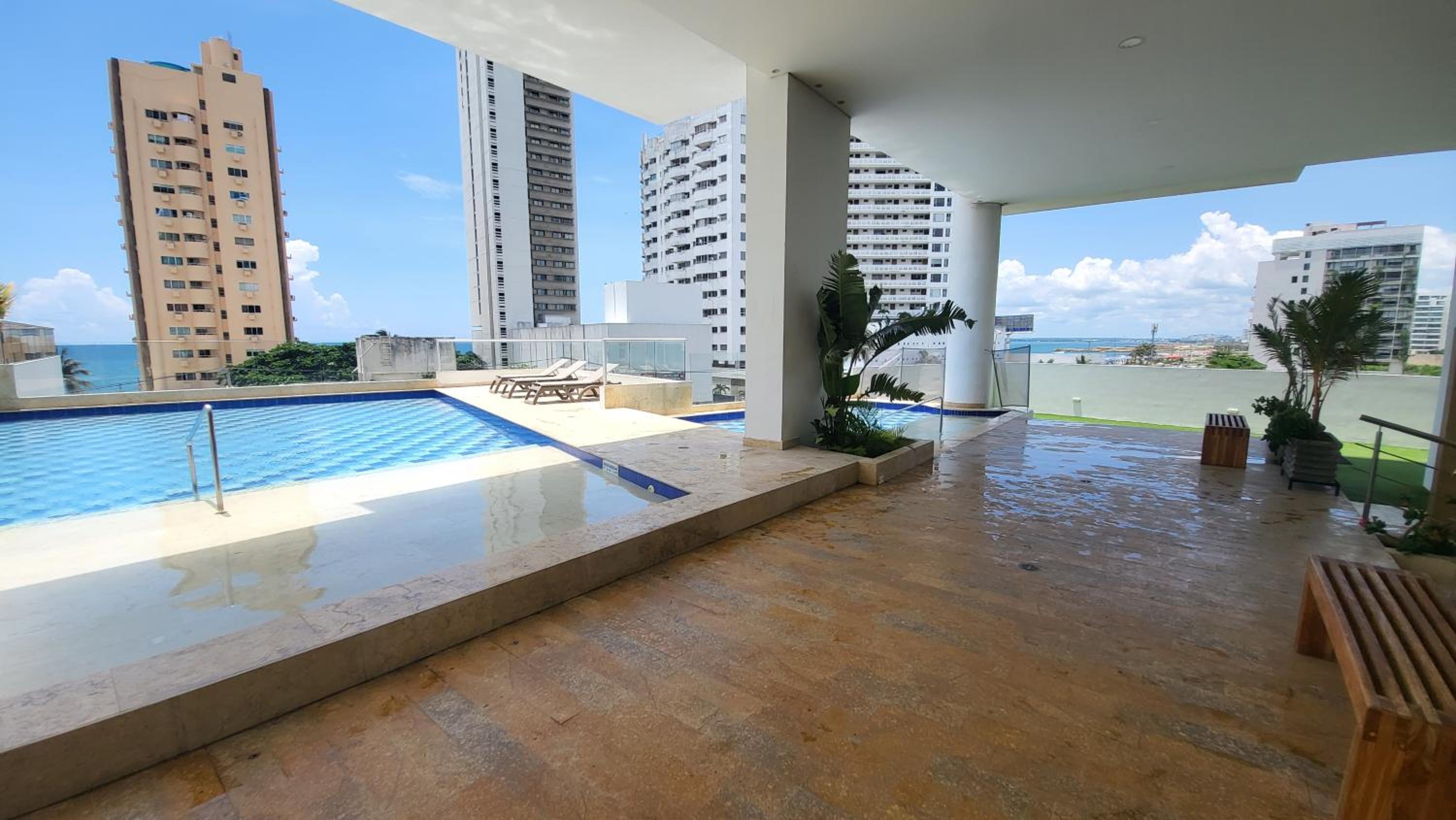Duplex de Lujo nuevo con vista increible al centro y la playa