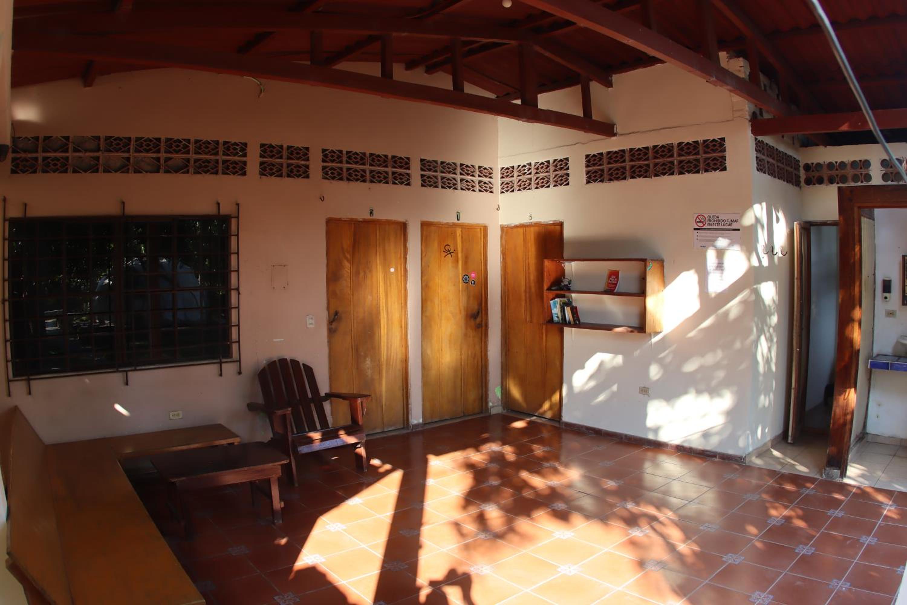 Surf House Playa El Tunco view 5