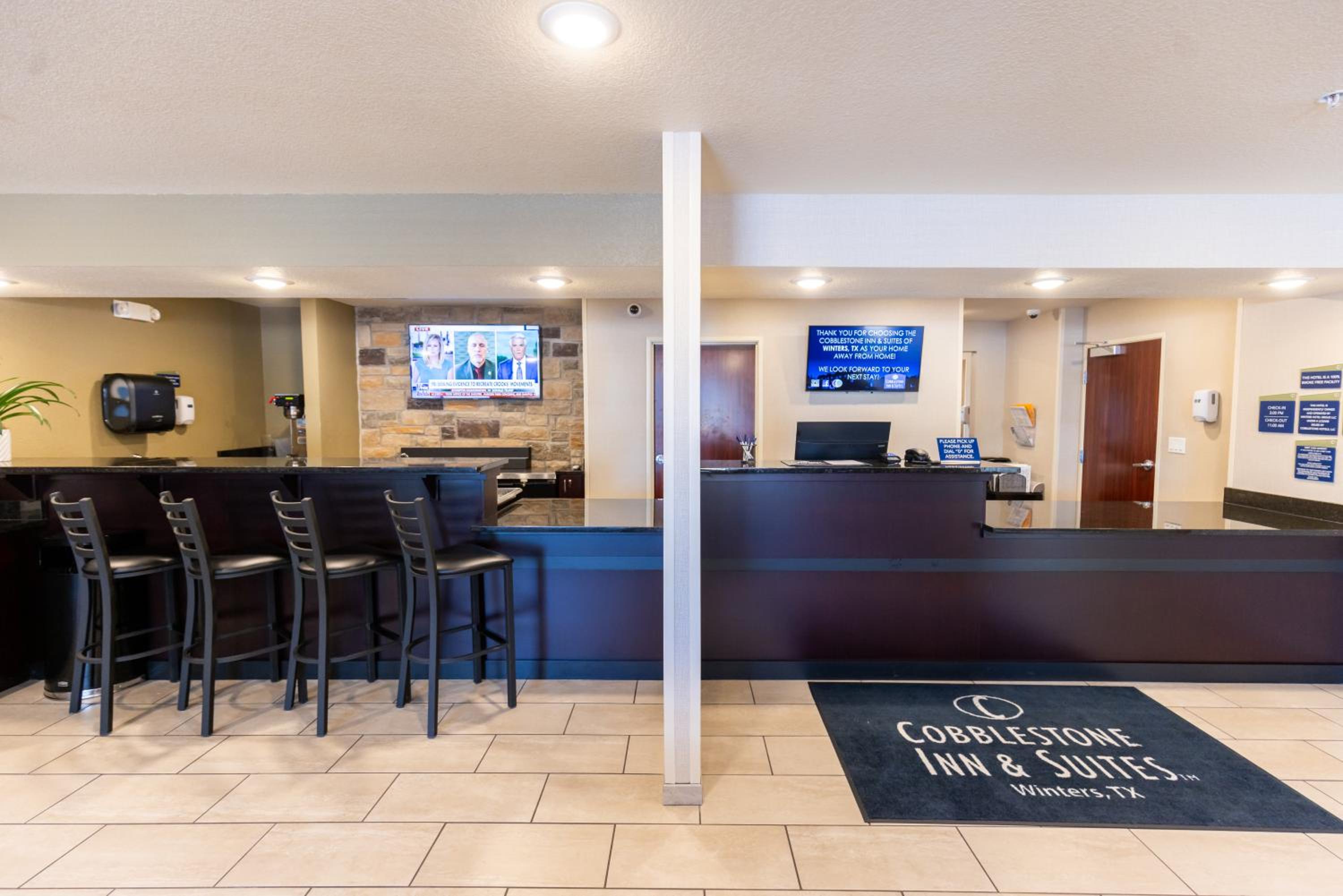 Cobblestone Inn & Suites - Winters view 2