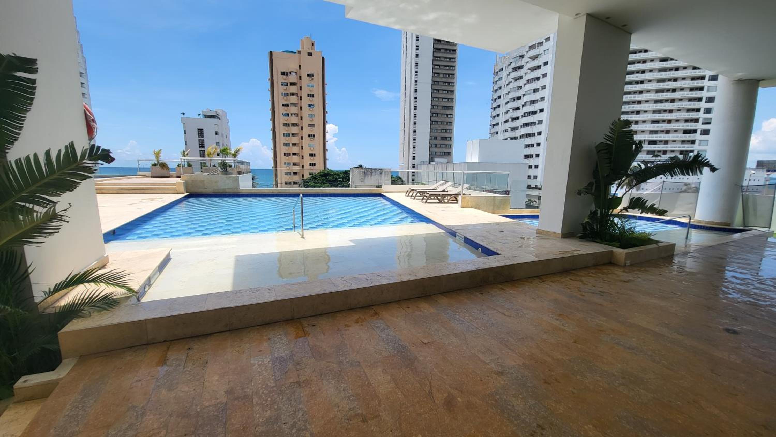 Duplex de Lujo nuevo con vista increible al centro y la playa