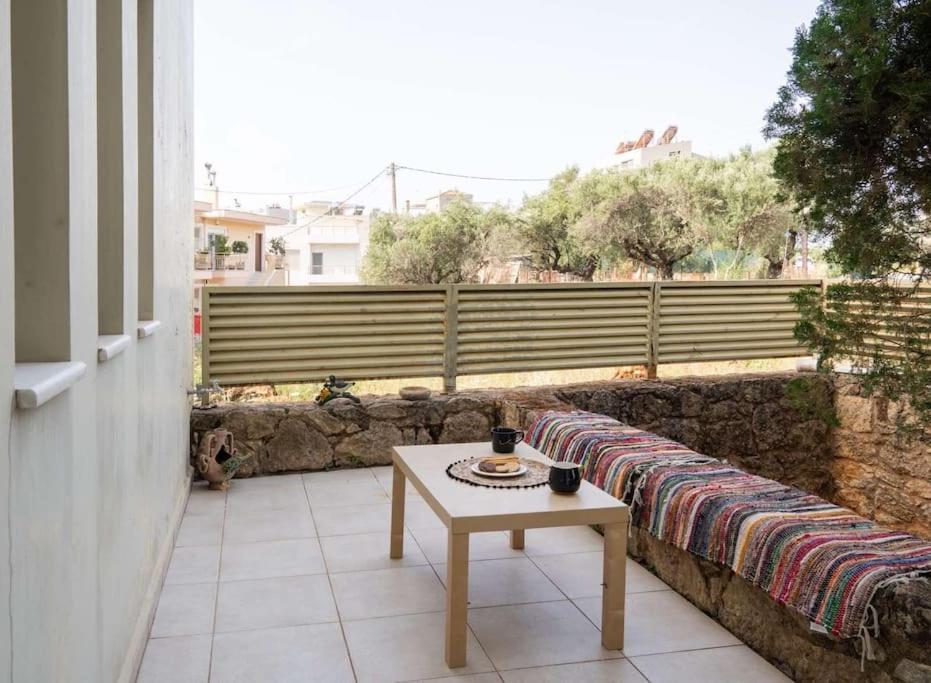 Angela quiet, modern house