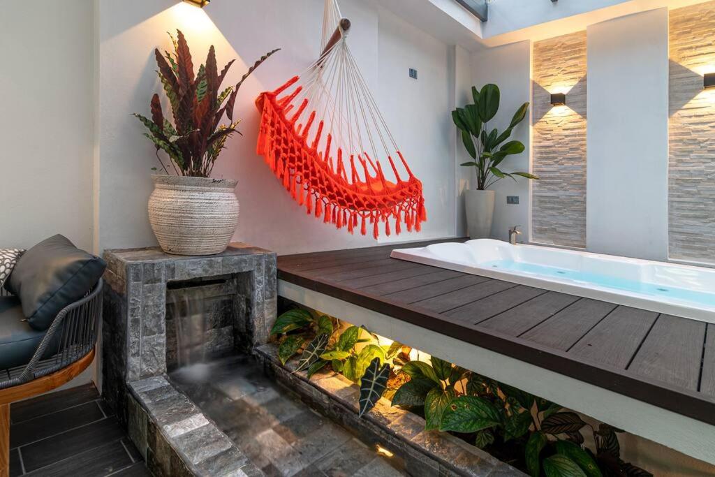 Amara House Arenal Central location