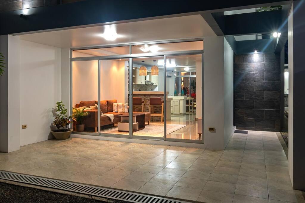 Amara House Arenal Central location