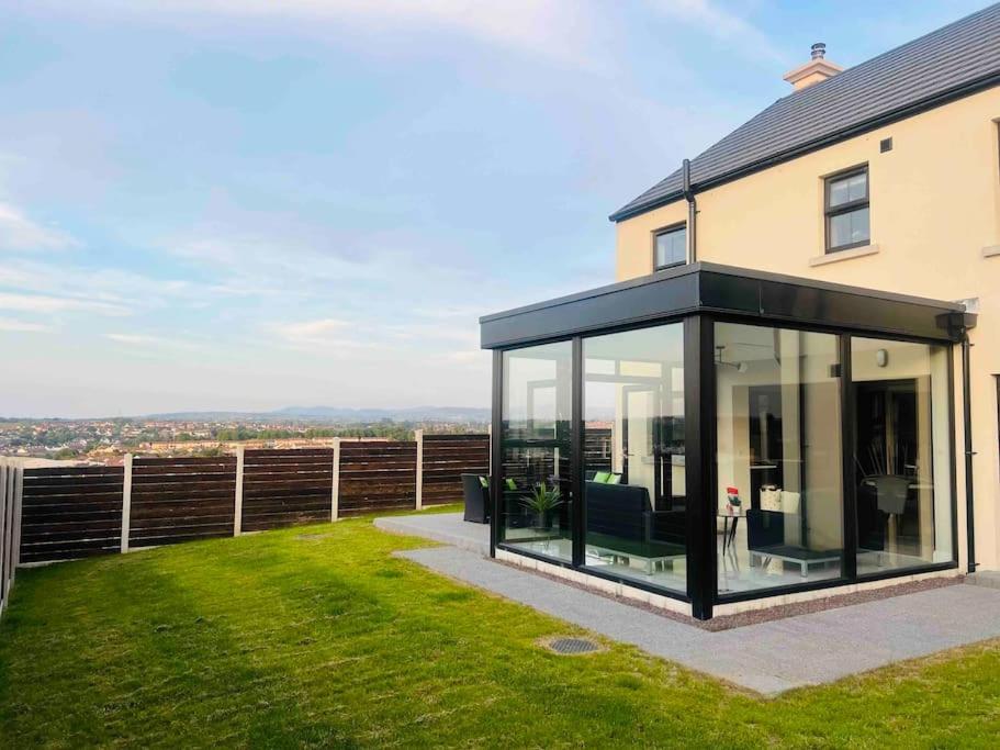 The Coach House - Located beside Newry Train Station view 4