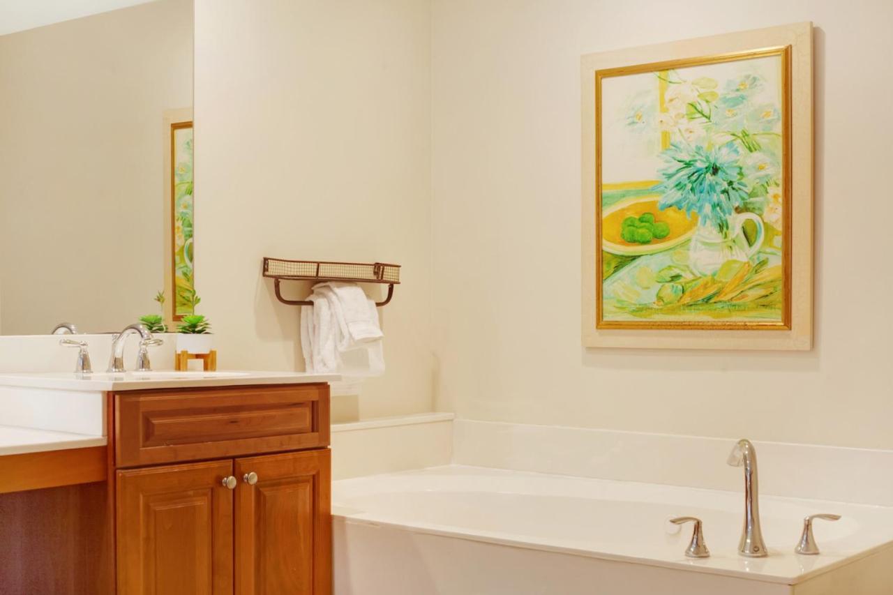 Beachfront Condo w Ocean Views and Pool